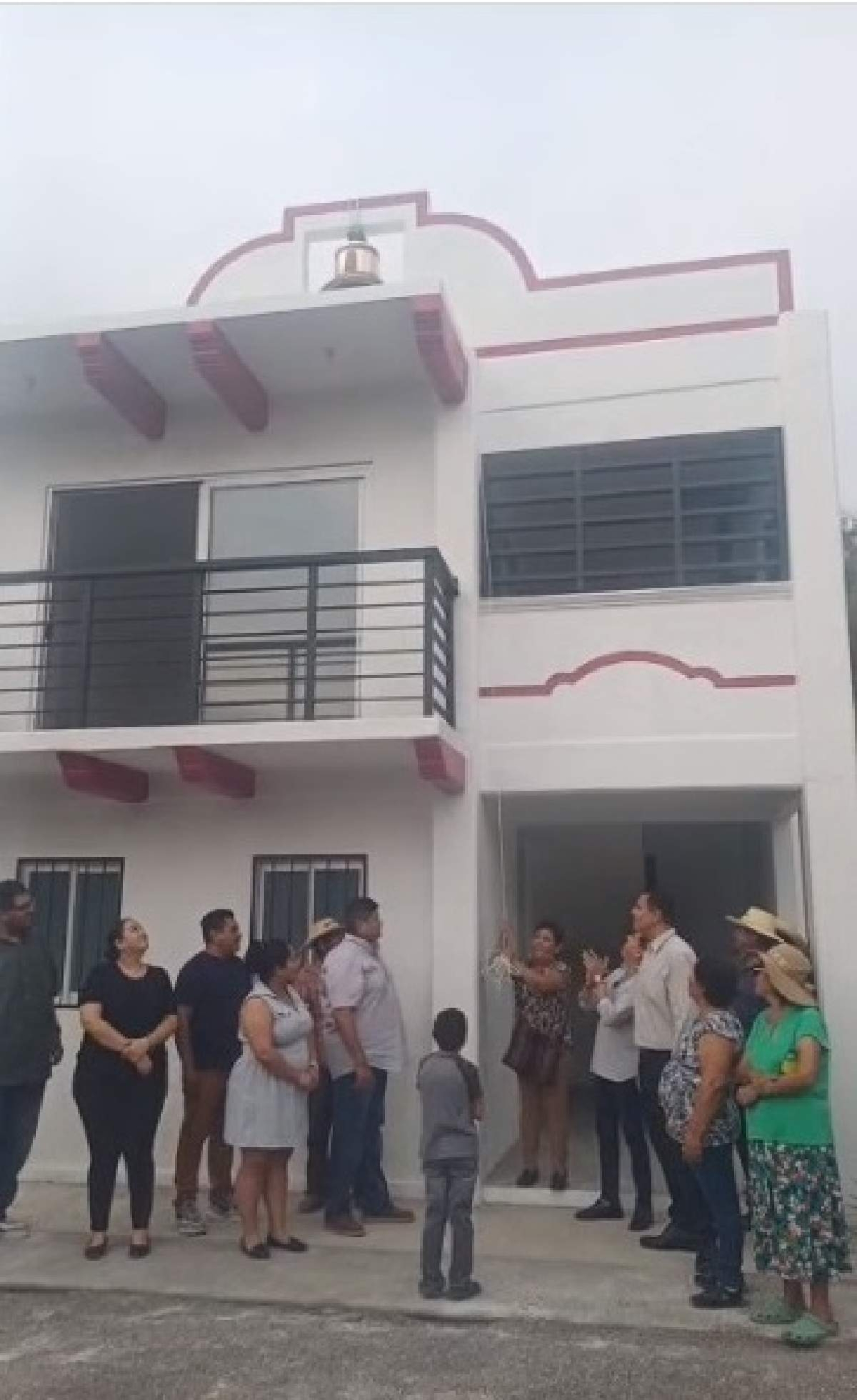 Entregan ayudantía de la comunidad de Chisco