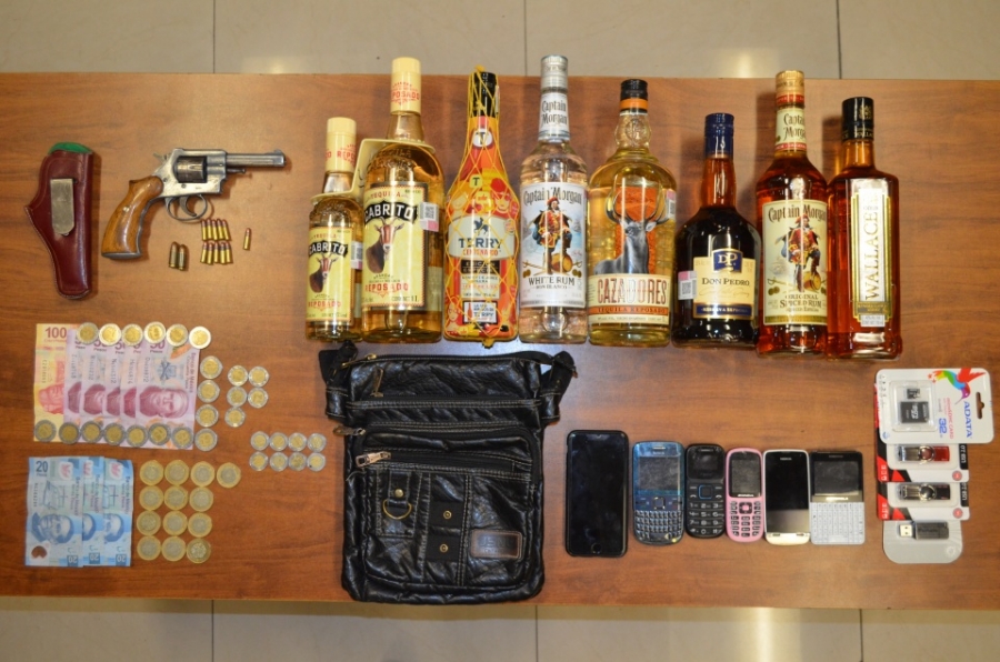Escaparon en un taxi tras atracar una tienda de conveniencia