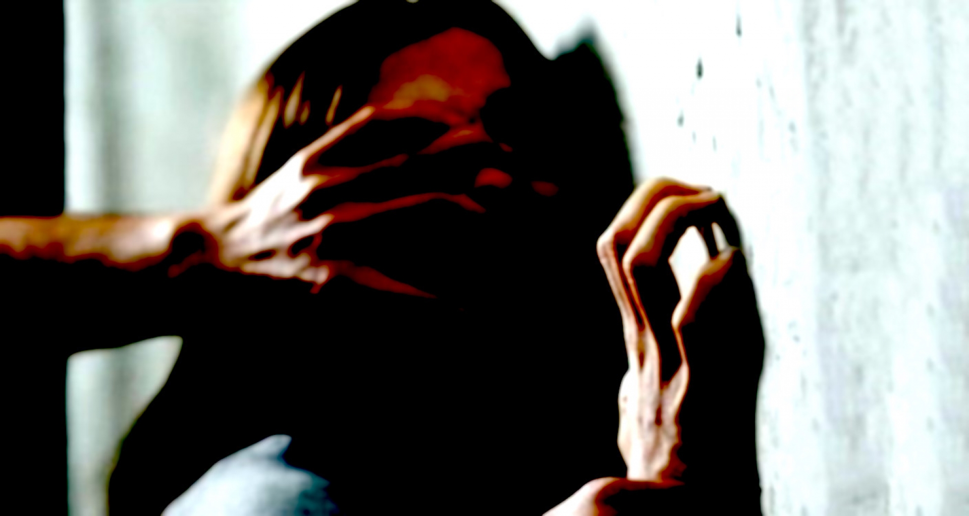 Violó a la hija de su pareja sentimental