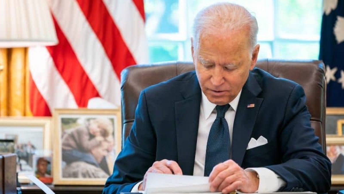 Senadores de EEUU piden a Biden presionar a AMLO para abrir sector energético