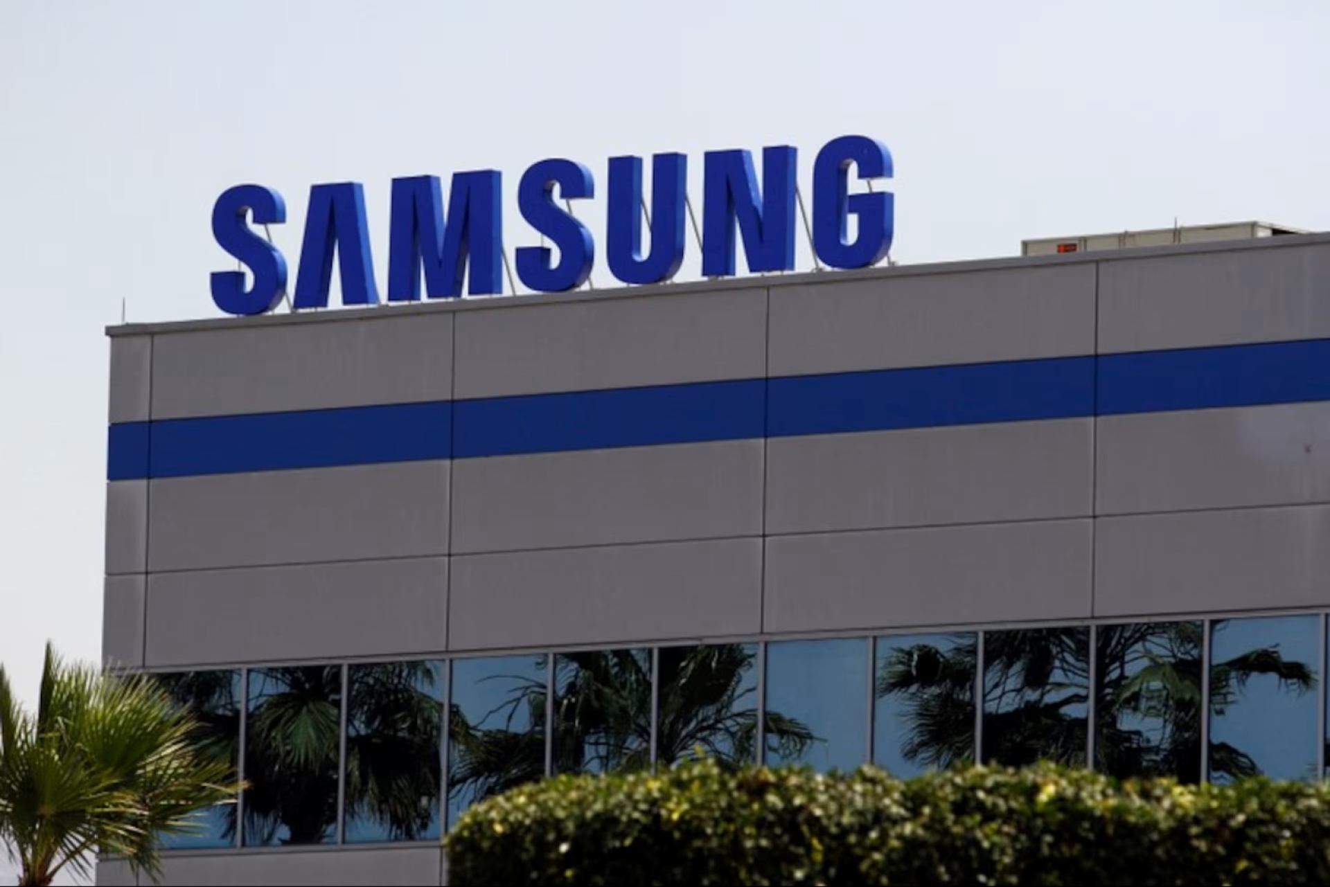 Samsung Electronics inicia producción masiva de chips HBM4 para impulsar la inteligencia artificial