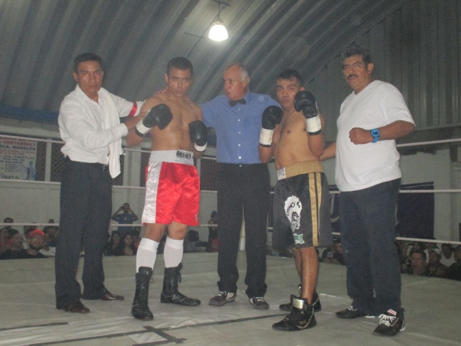 Un éxito, la función de boxeo en Chipitlán