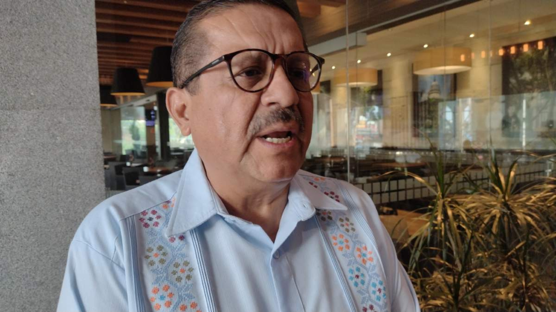 Preocupa falta de mobiliario en escuelas: IEBEM