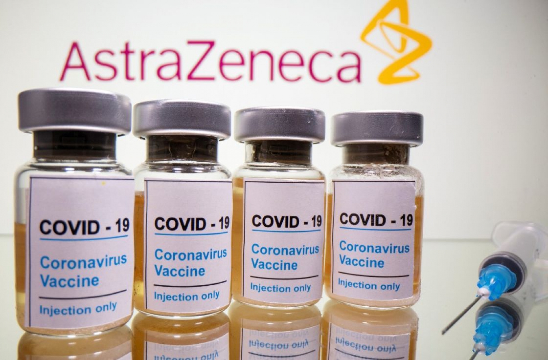 OMS recomienda a países que sigan aplicando vacuna de AstraZeneca