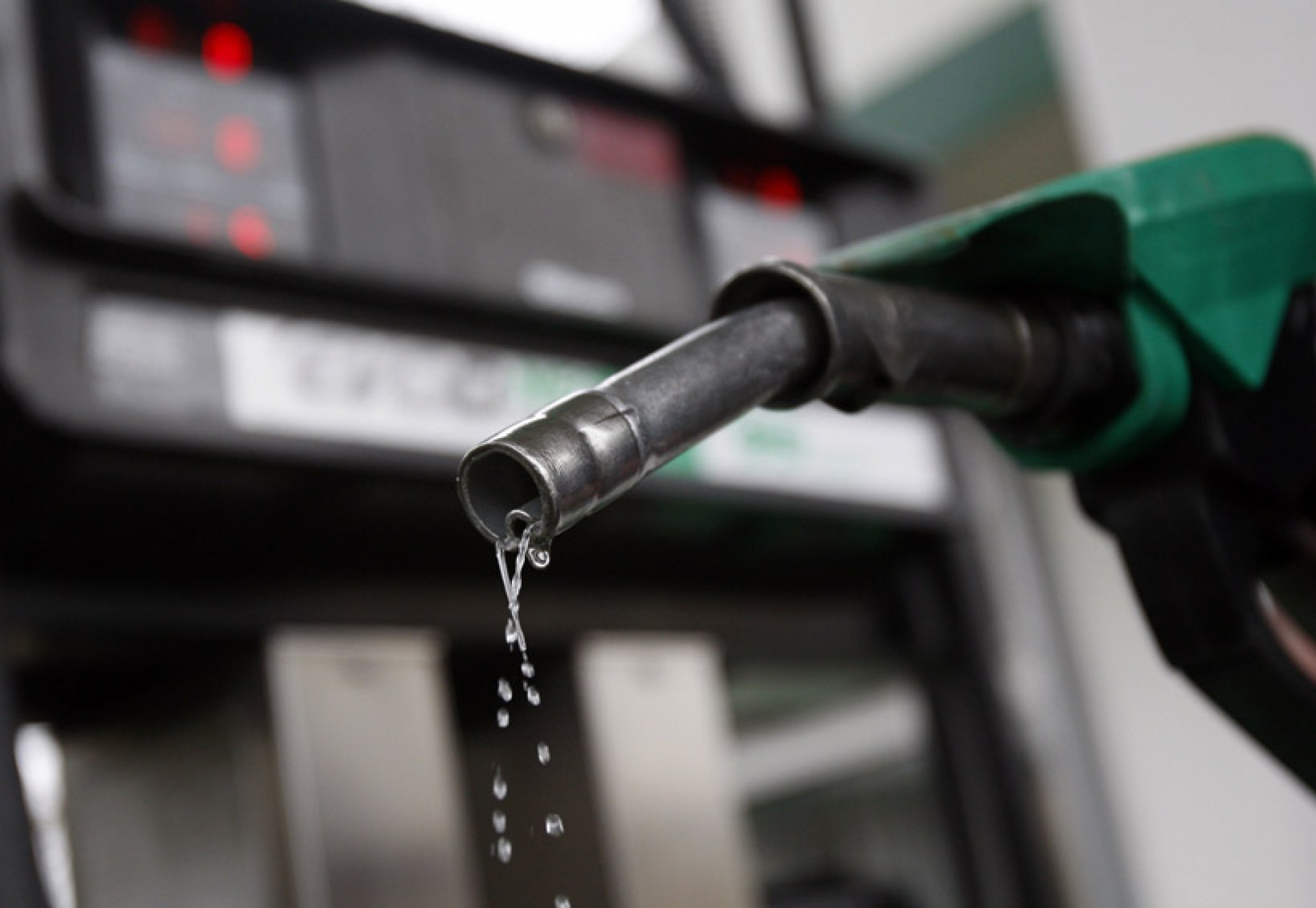El precio de la gasolina afecta cada vez más al comercio: Canacope