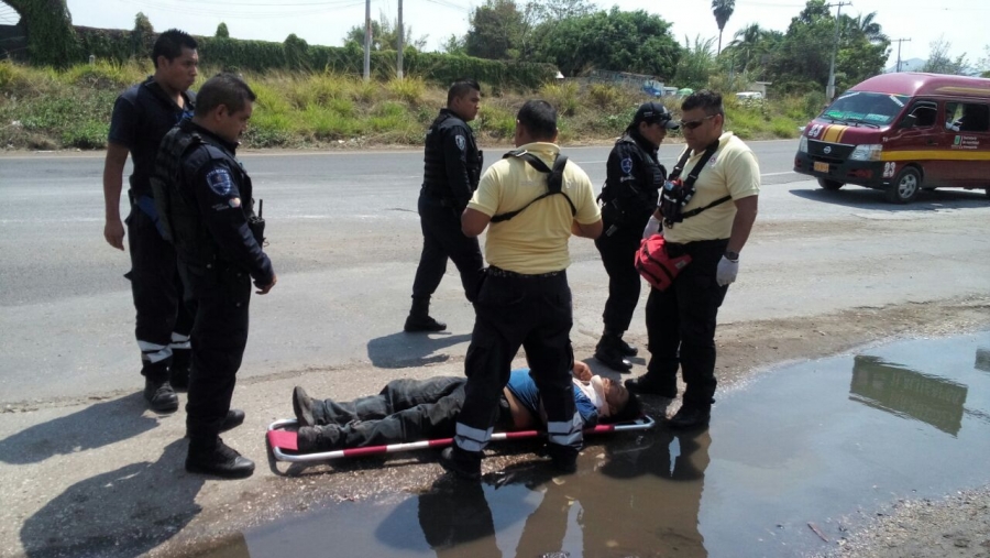 Un motociclista resultó herido al ser atropellado