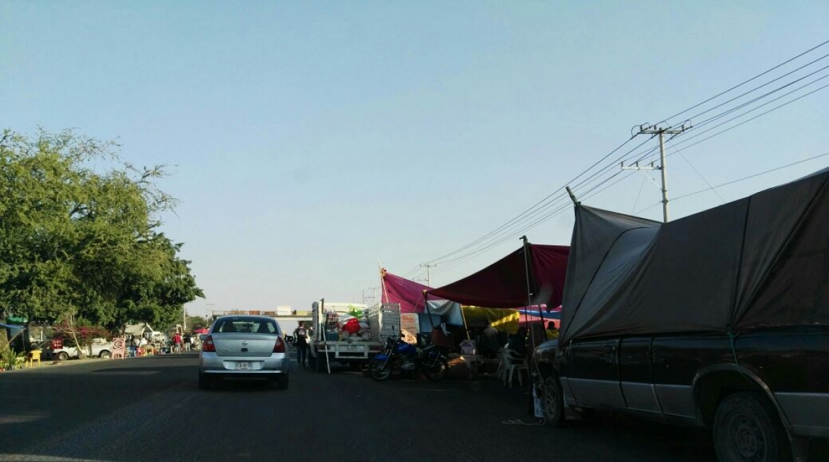 Prestadores de servicios exigen regular tianguis dominical de Xoxocotla