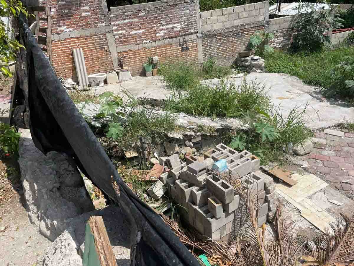 Hallan una osamenta sepultada en una casa