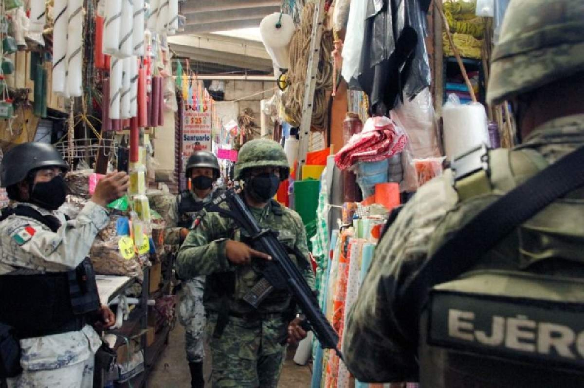 Refuerzan seguridad en mercados de Cuautla