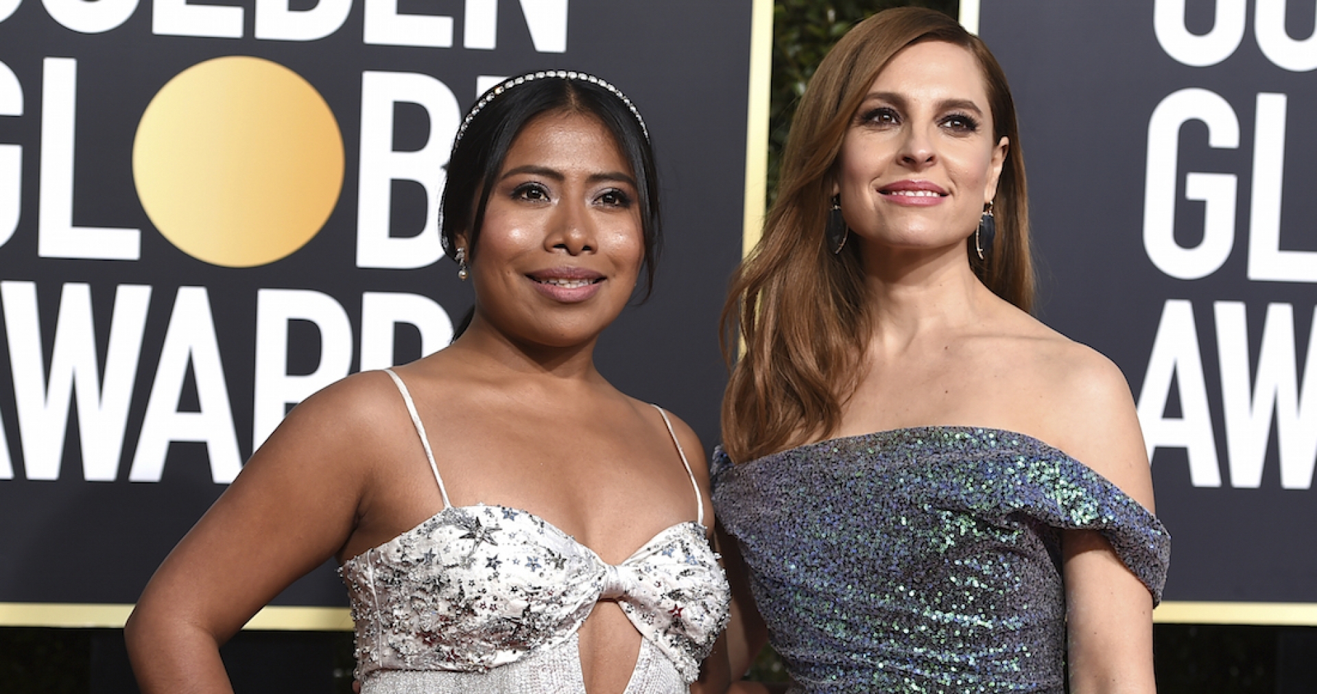 Yalitza Aparicio, Marina de Tavira y Ricky Martín desfilan por la alfombra roja de los Globos de Oro