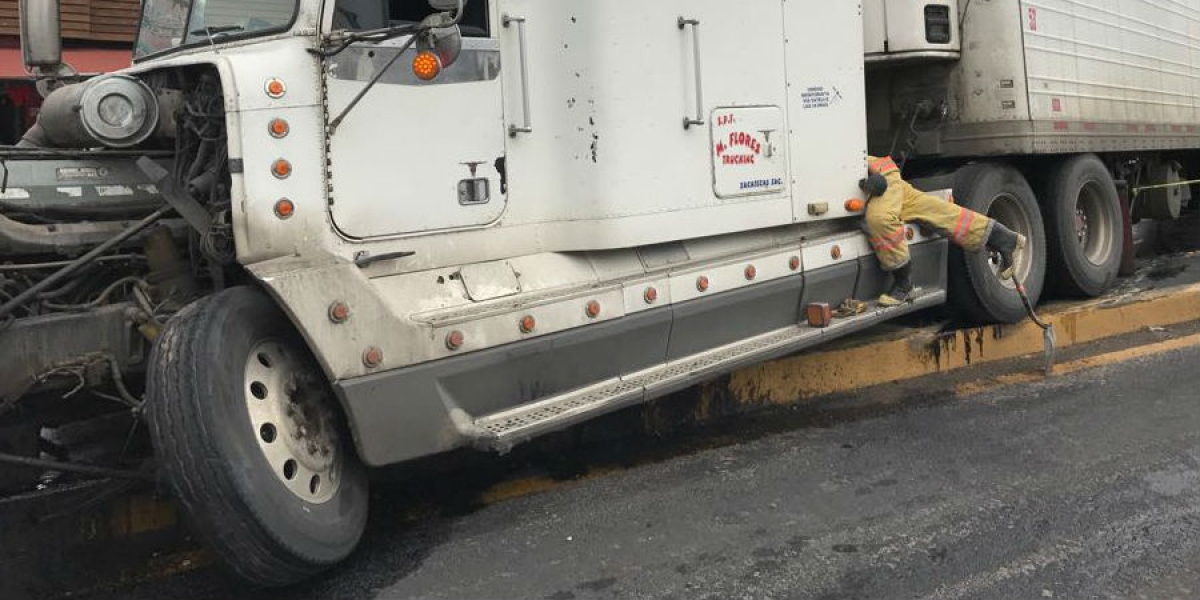 Se impactó tráiler contra cinco vehículos, en Yecapixtla; una mujer falleció