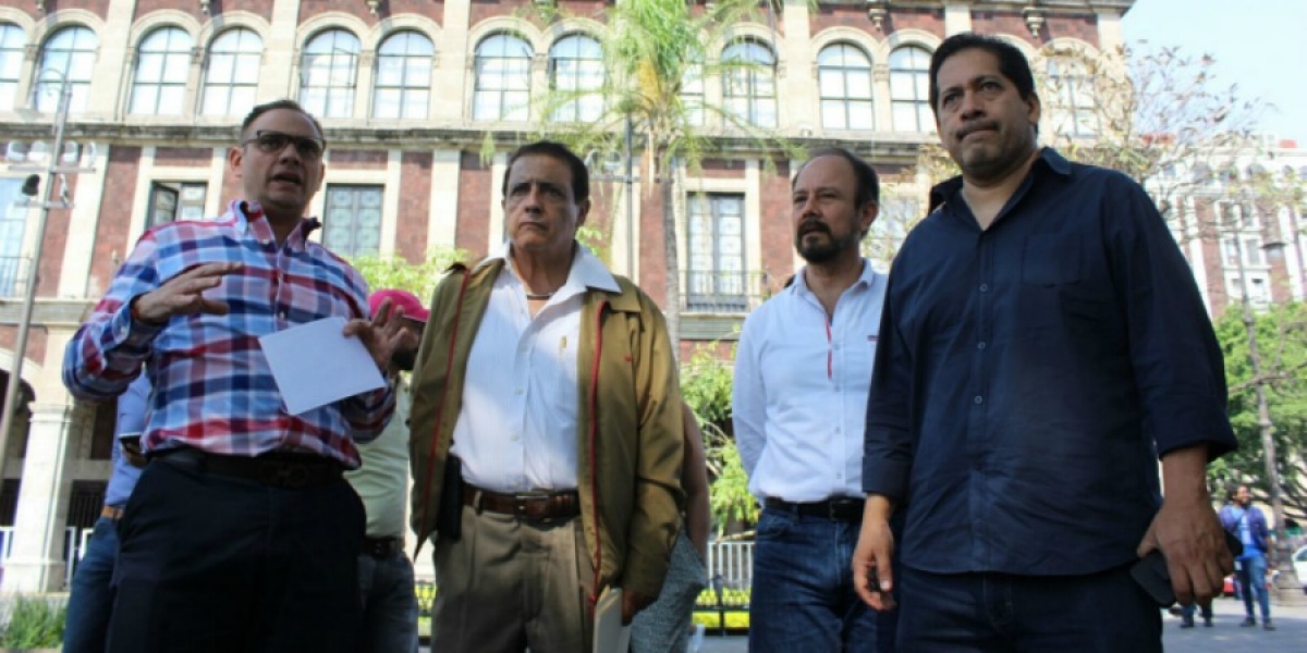 Empresarios y secretario de Administración realizan recorrido en Plaza de Armas