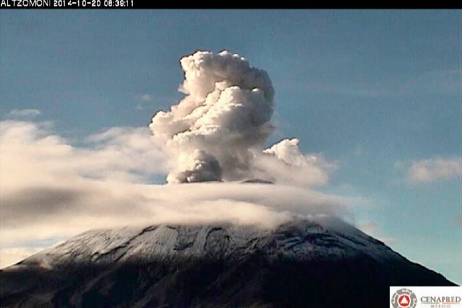 Cae ceniza en Tetela del Volcán por el Popocatépetl