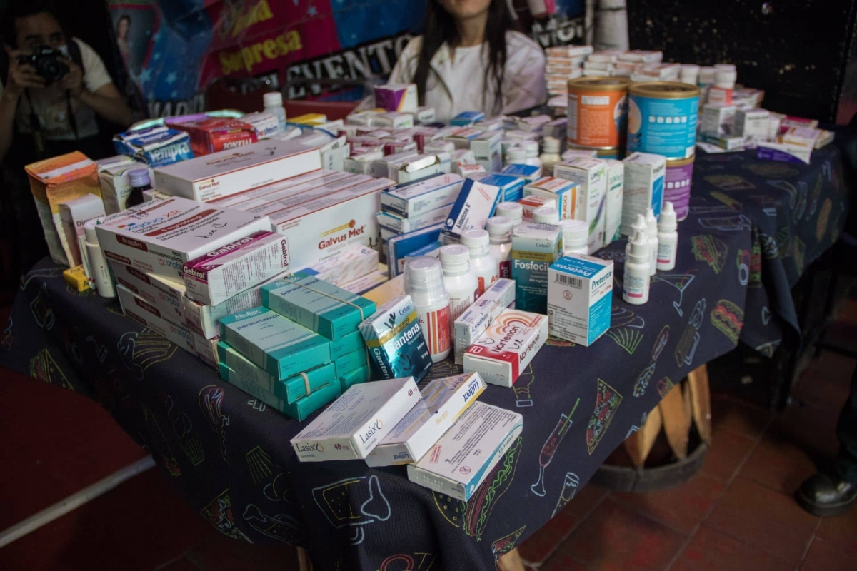 Gobierno, farmacéuticas y ONU buscan resolver falta de medicamentos en México