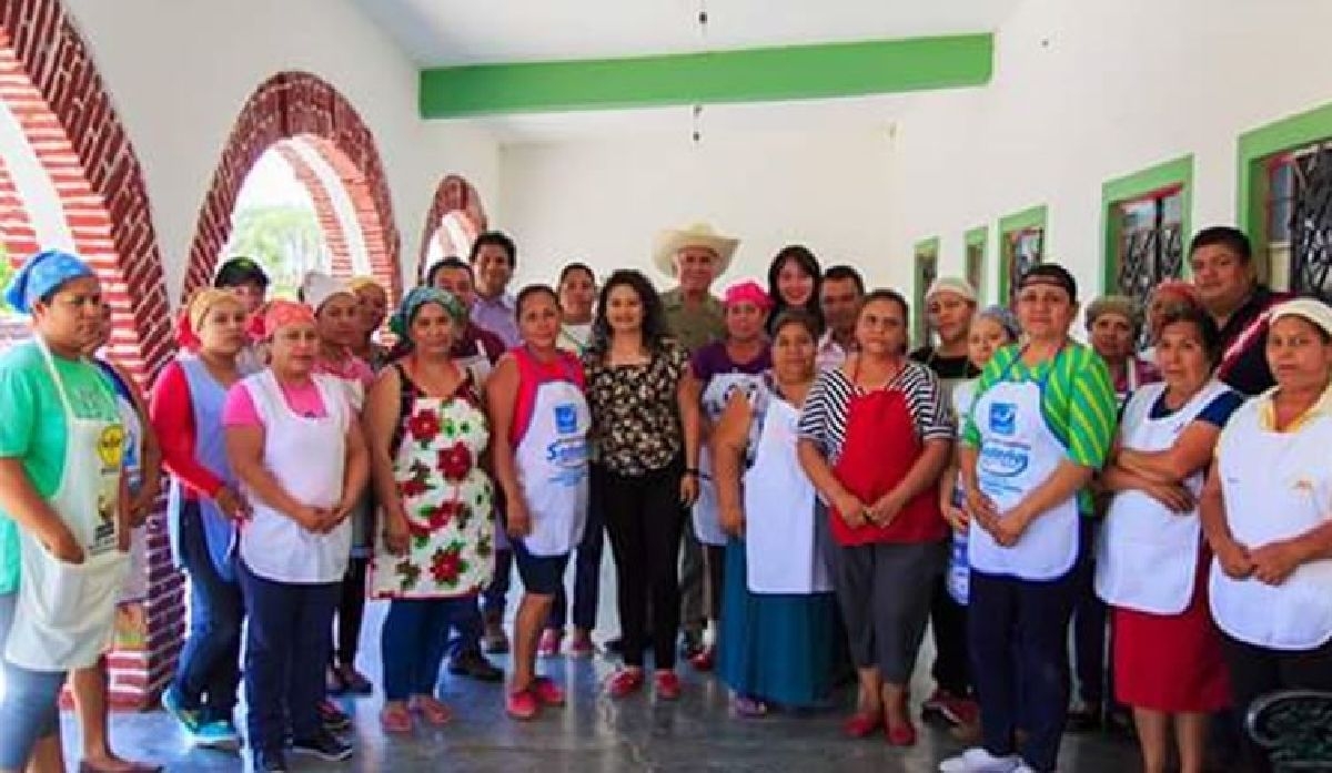 Imparten curso de lácteos en la comunidad de Cayehuacán en Axochiapan