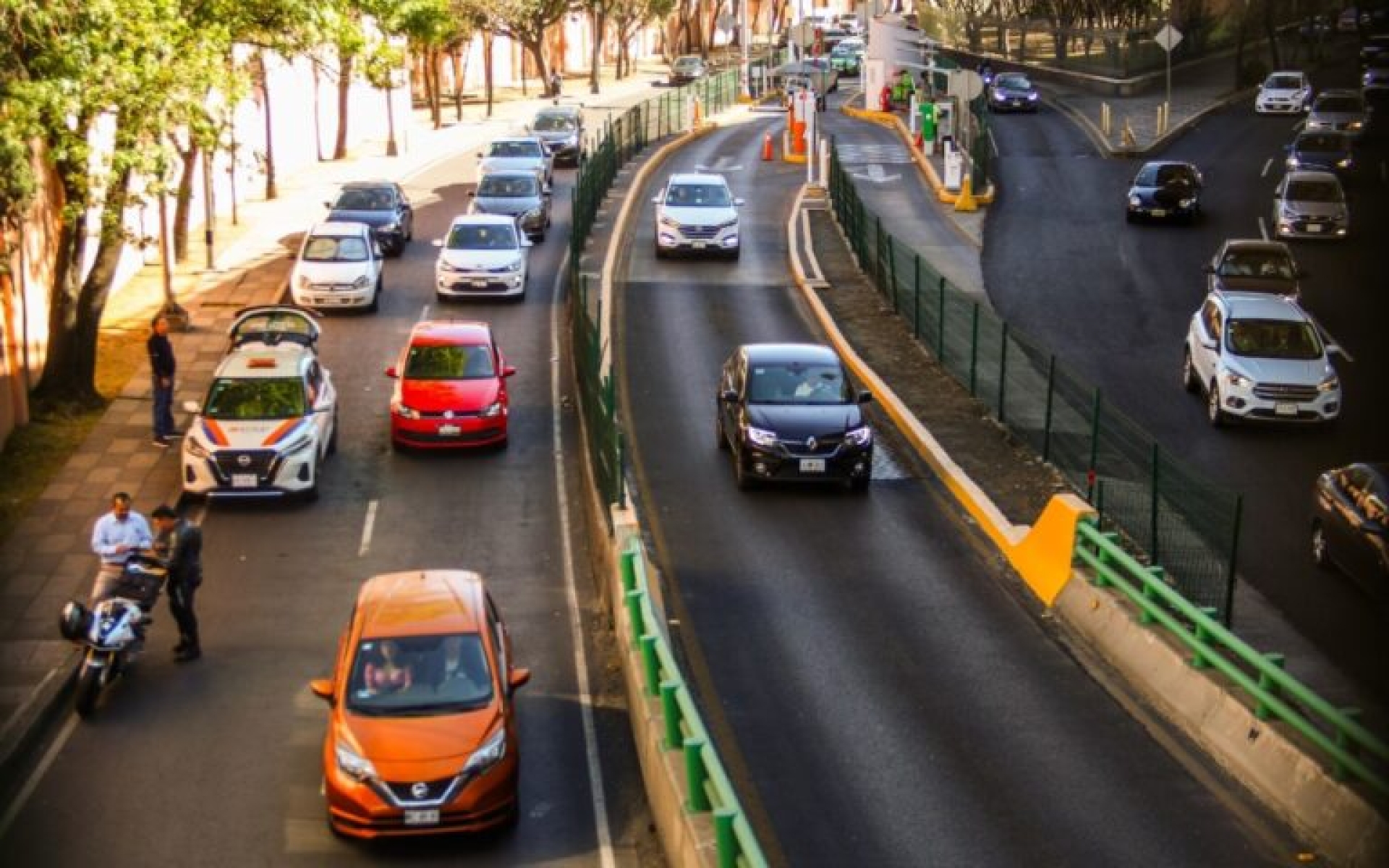 Continuará regularización de 'autos chocolate' hasta fin de gobierno de AMLO