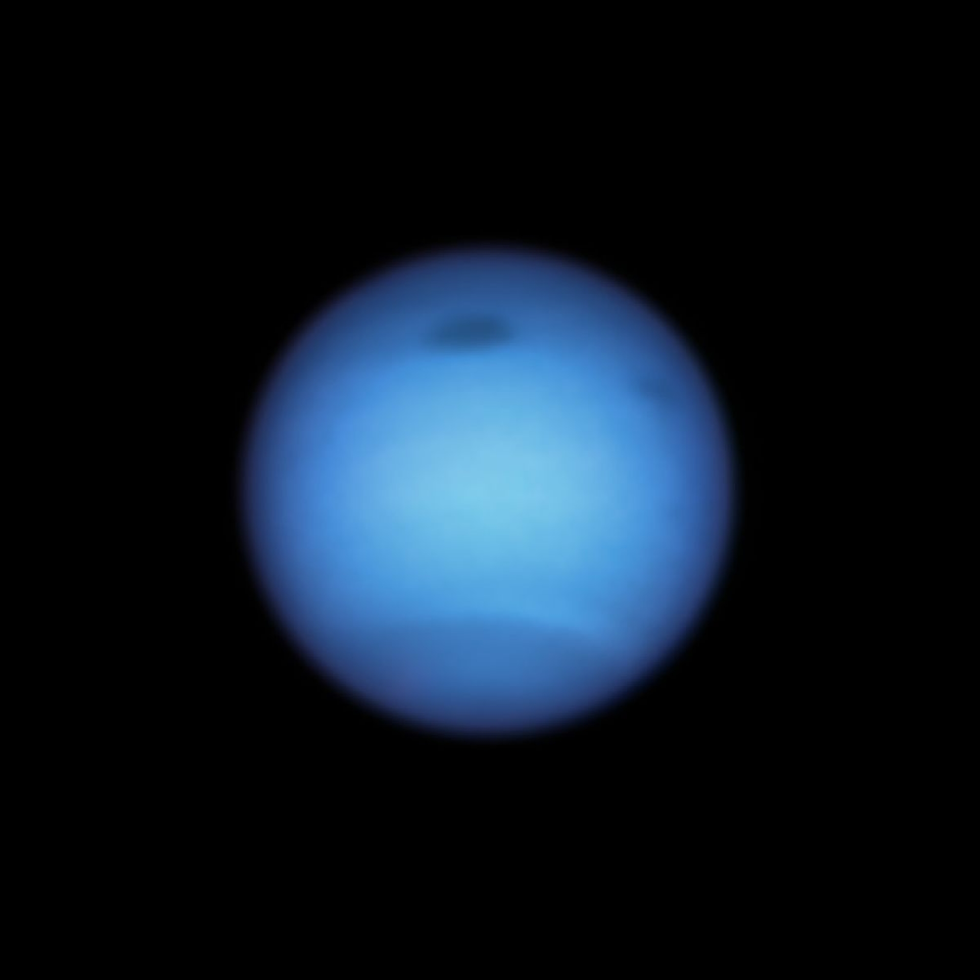 El Hubble Observa Una Tormenta Oscura en Neptuno Cambiando de Dirección