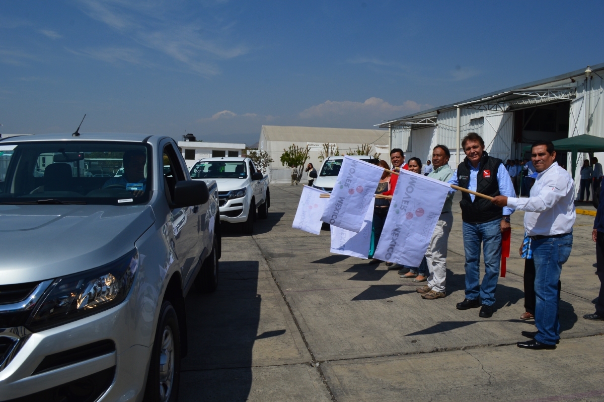 Entregan equipo vehicular y para reforzar el abastecimiento de alimentos en comunidades de Morelos