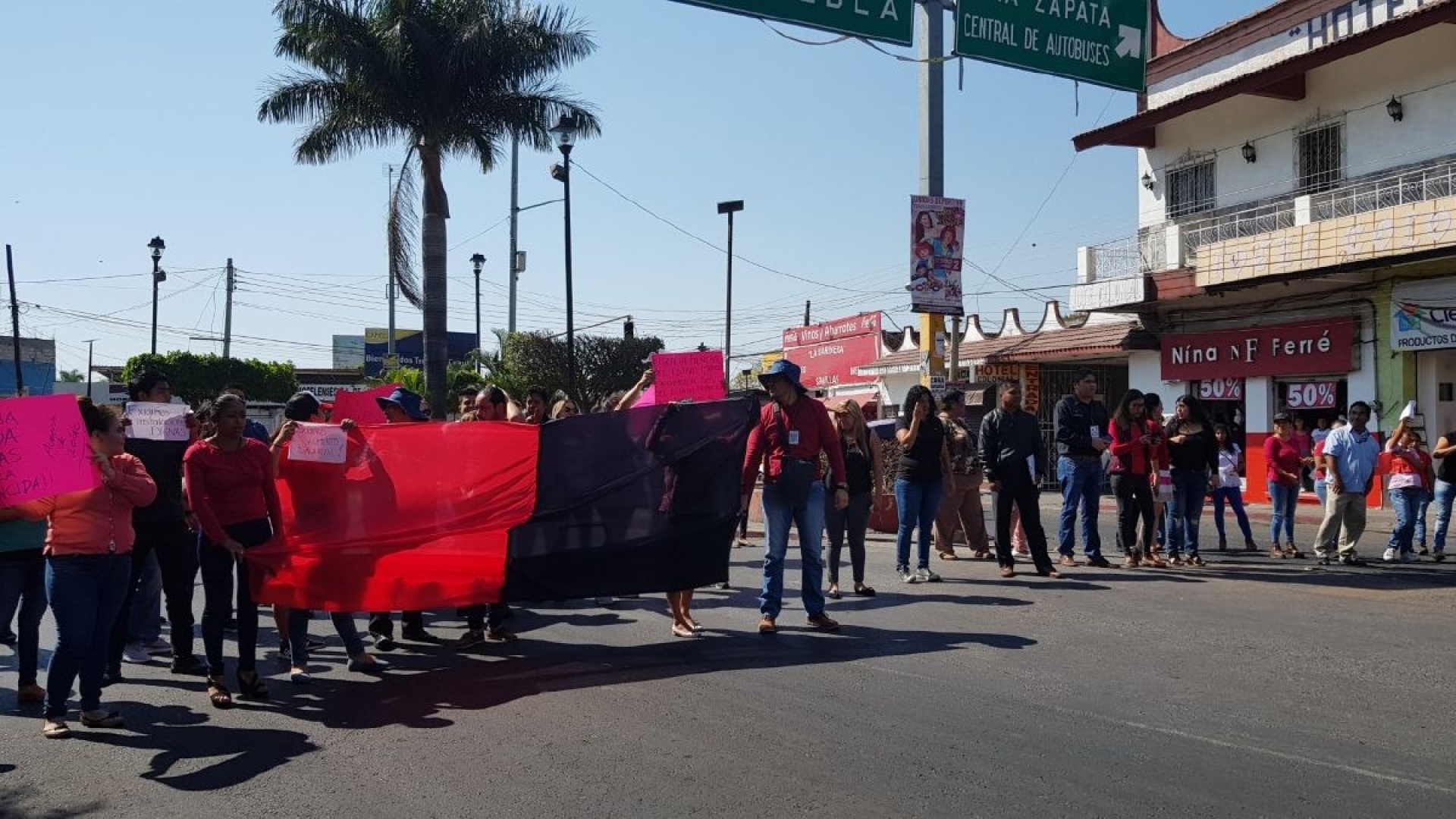 Personal de la Fiscalía Regional Oriente realiza bloqueos intermitentes
