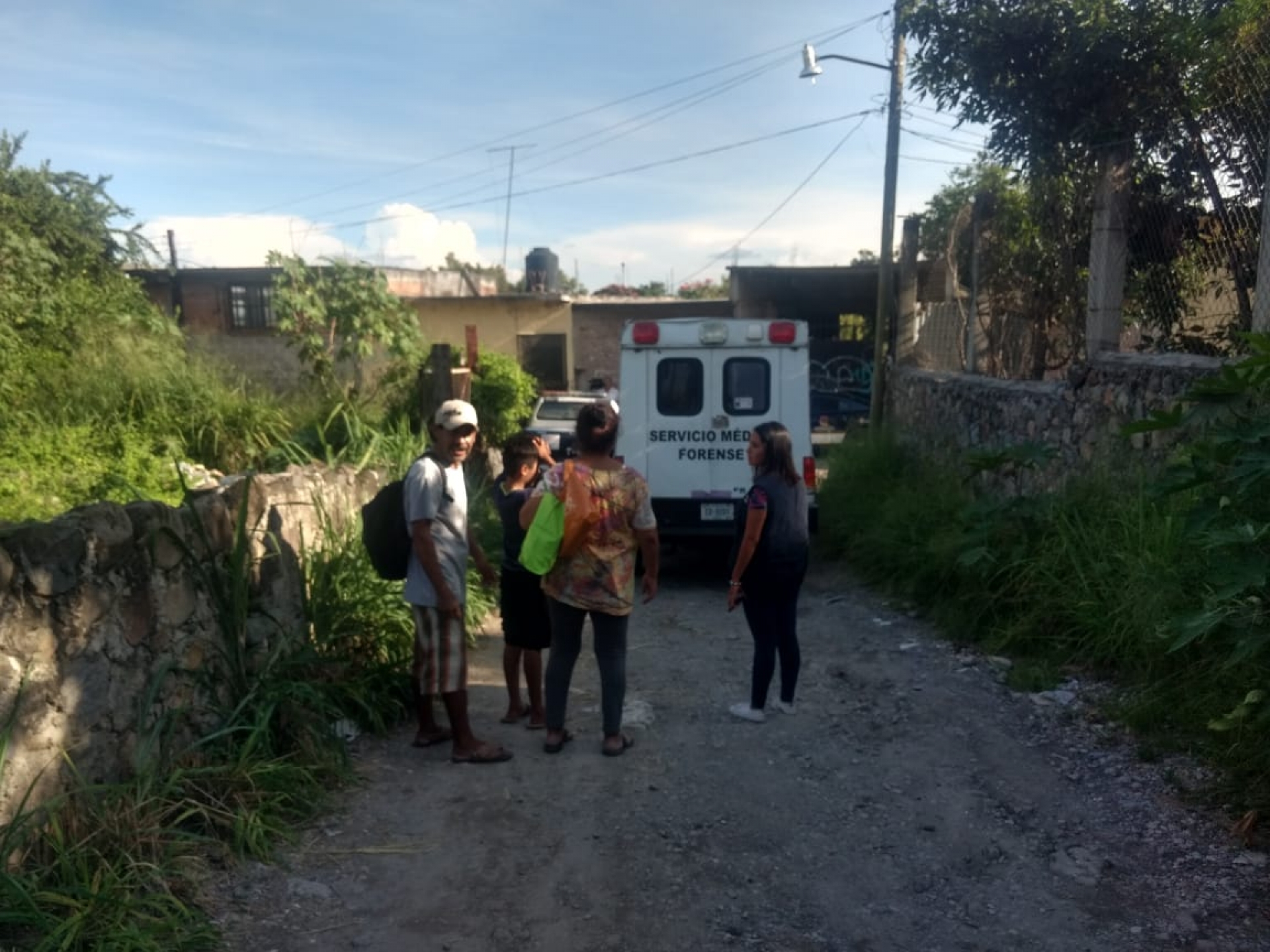 Abandonan cadáver en cajuela de taxi, en Temixco