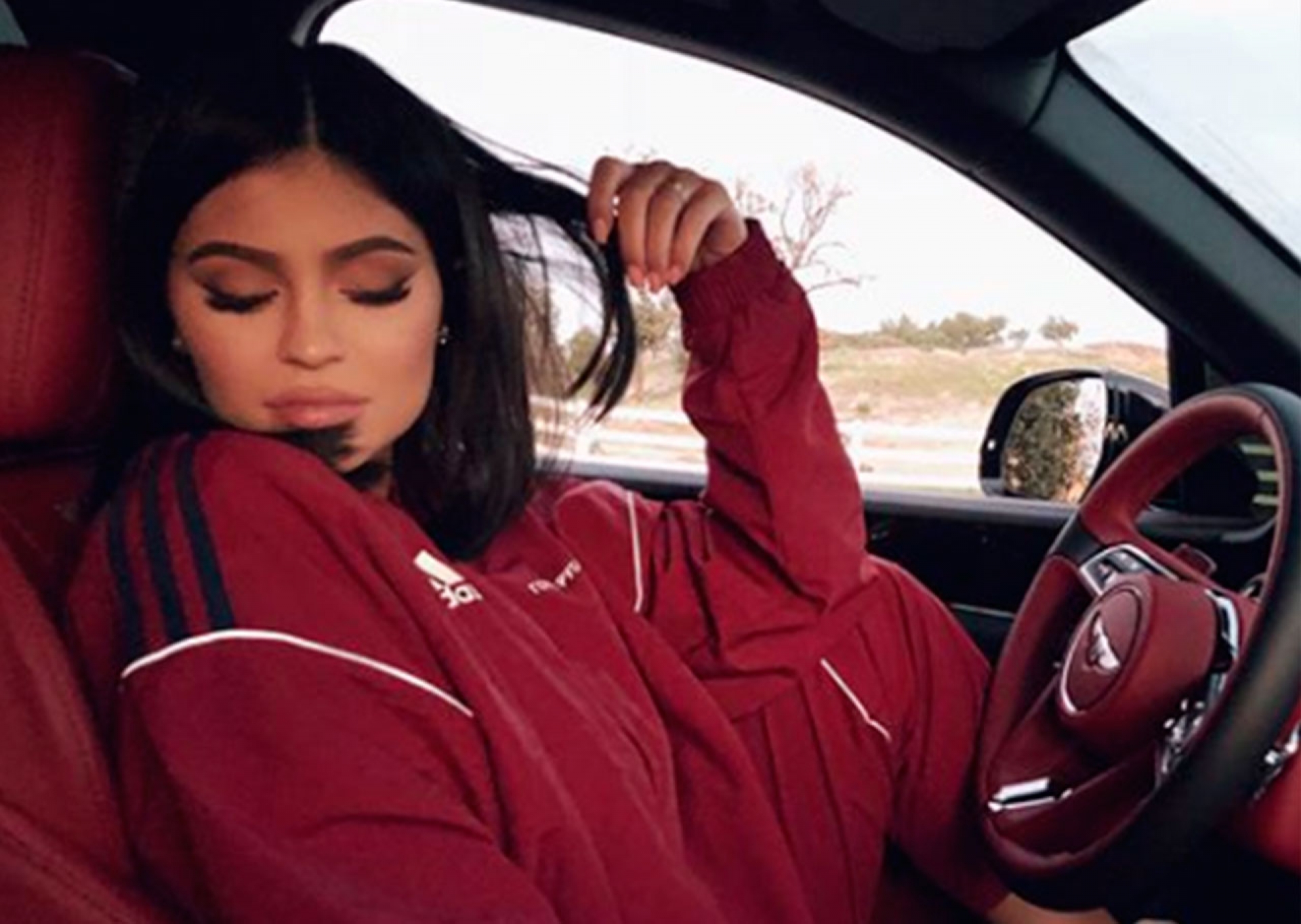 Así luce la figura ‘post baby’ de Kylie Jenner, a un mes de ser mamá