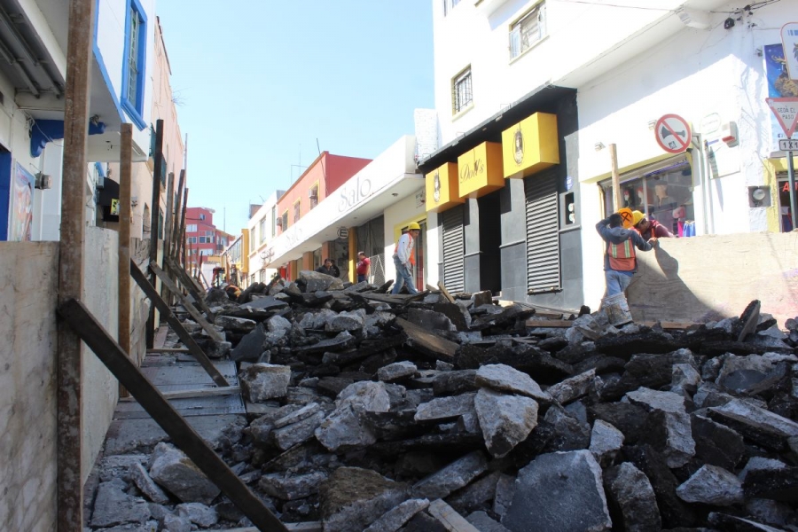 Comerciantes y ruteros temen sufrir pérdidas por el cierre de calles en el primer cuadro