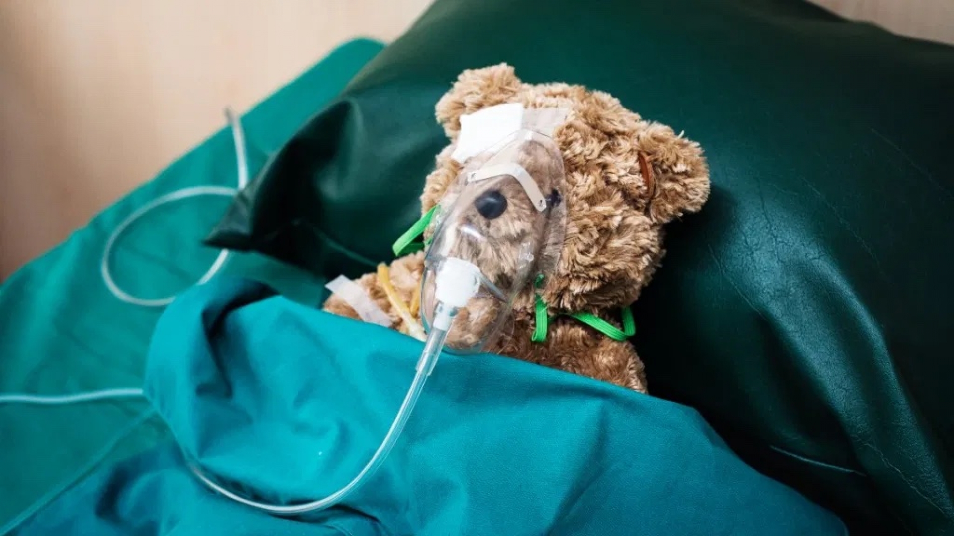 ¿Cómo se usa un tanque de oxígeno para pacientes de COVID-19 u otras enfermedades?