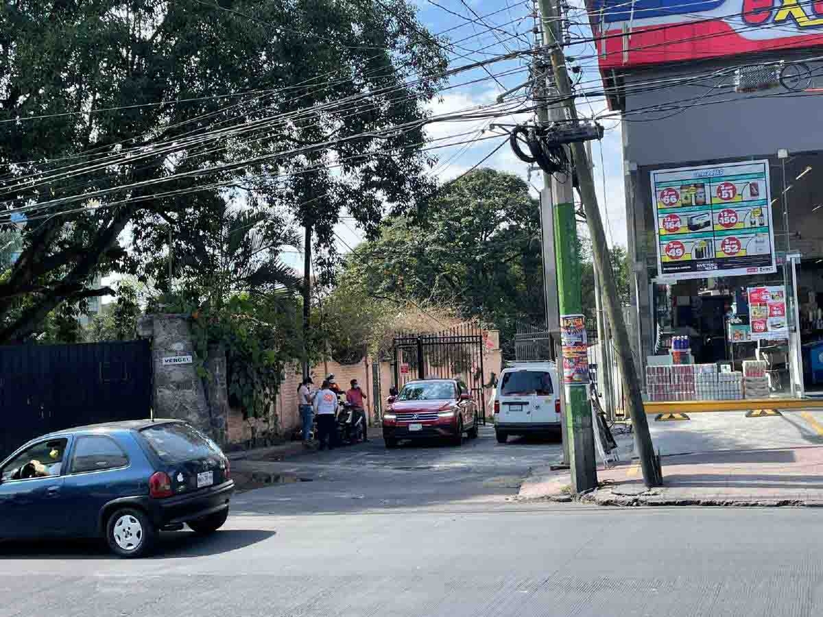Tres personas resultaron heridas al caer de dos motos