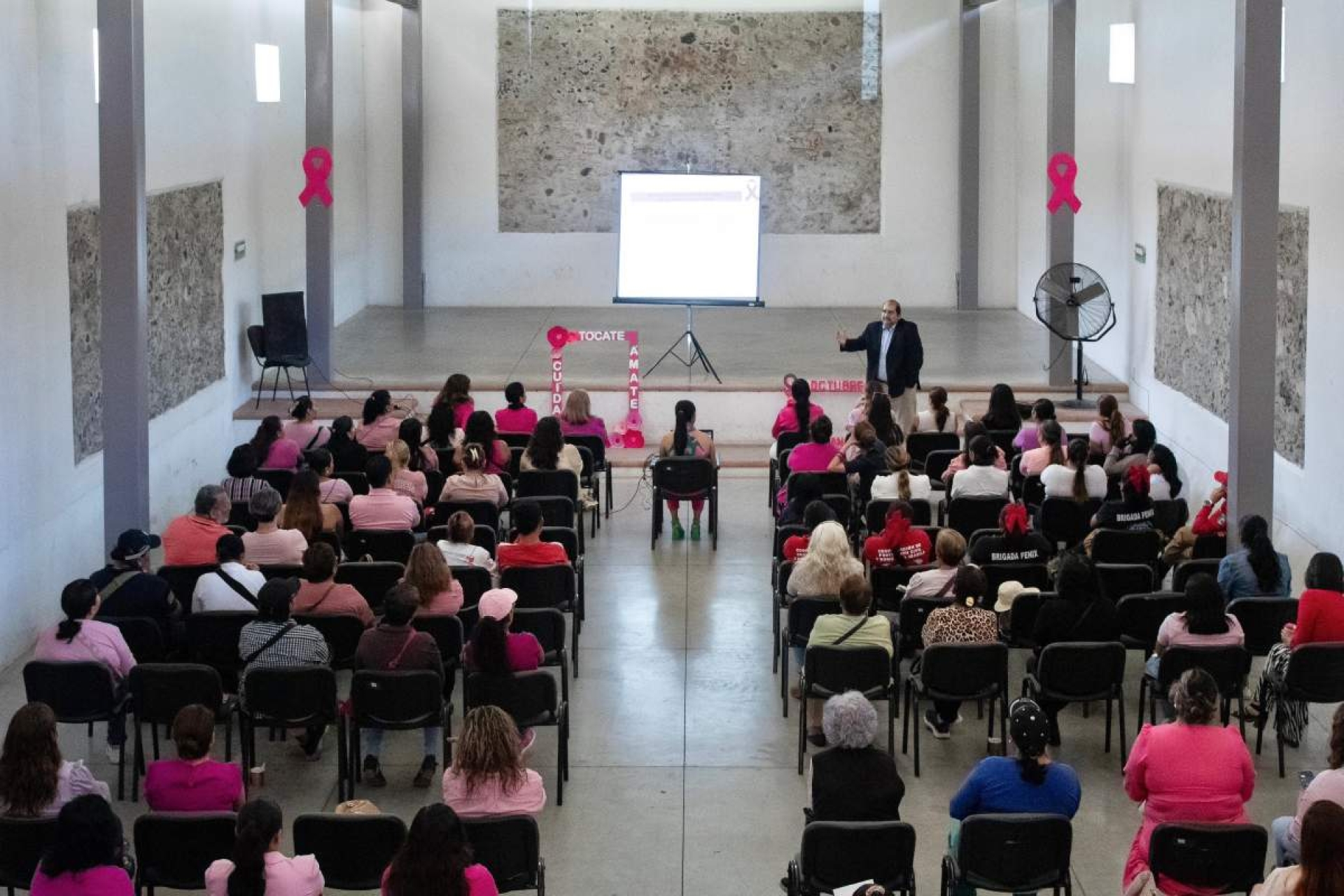 Hacen conciencia en Jojutla sobre la detección oportuna del cáncer de mama