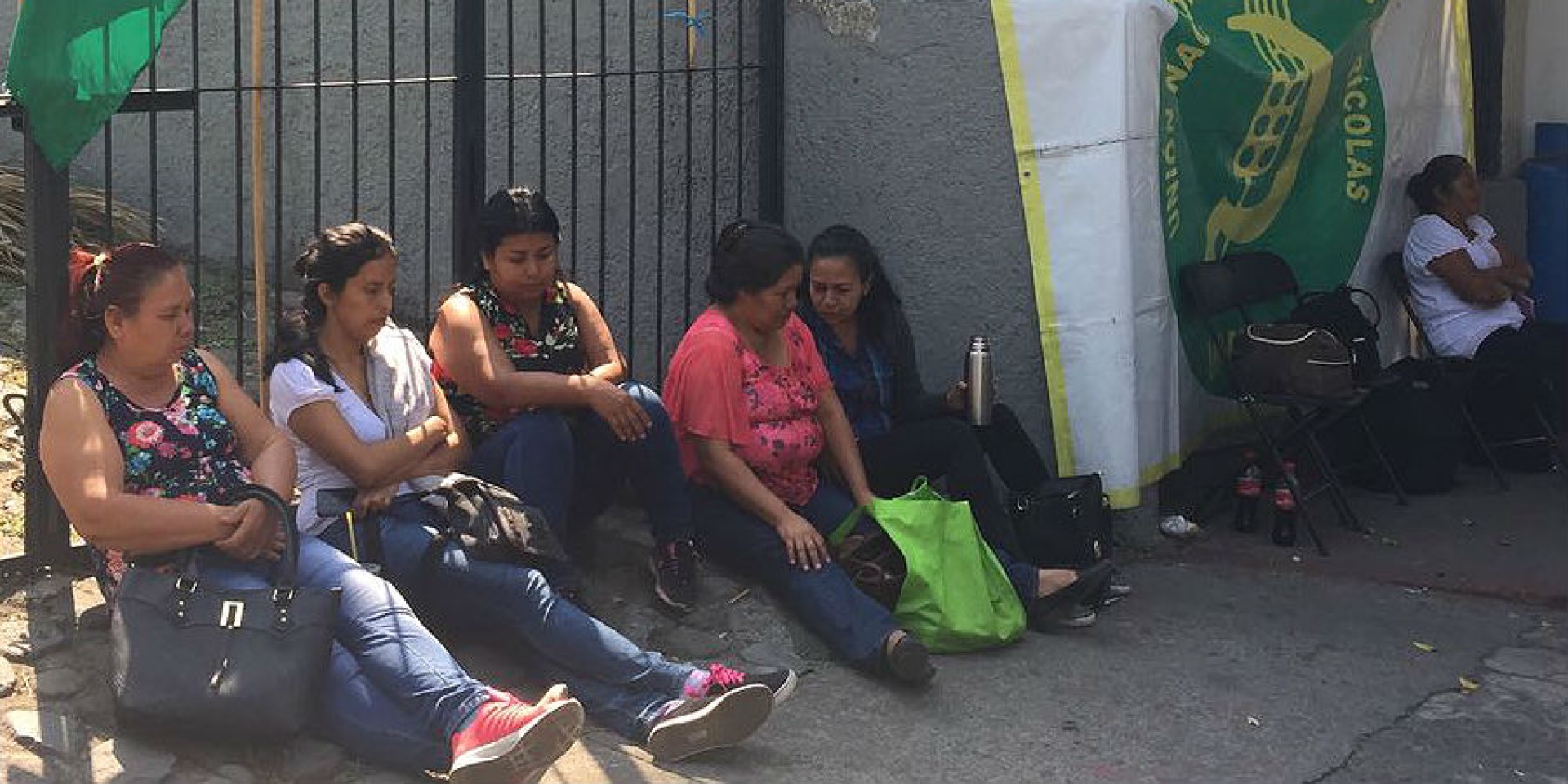 Toman integrantes de la UNTA oficinas de las delegaciones de Sedesol y Sedatu