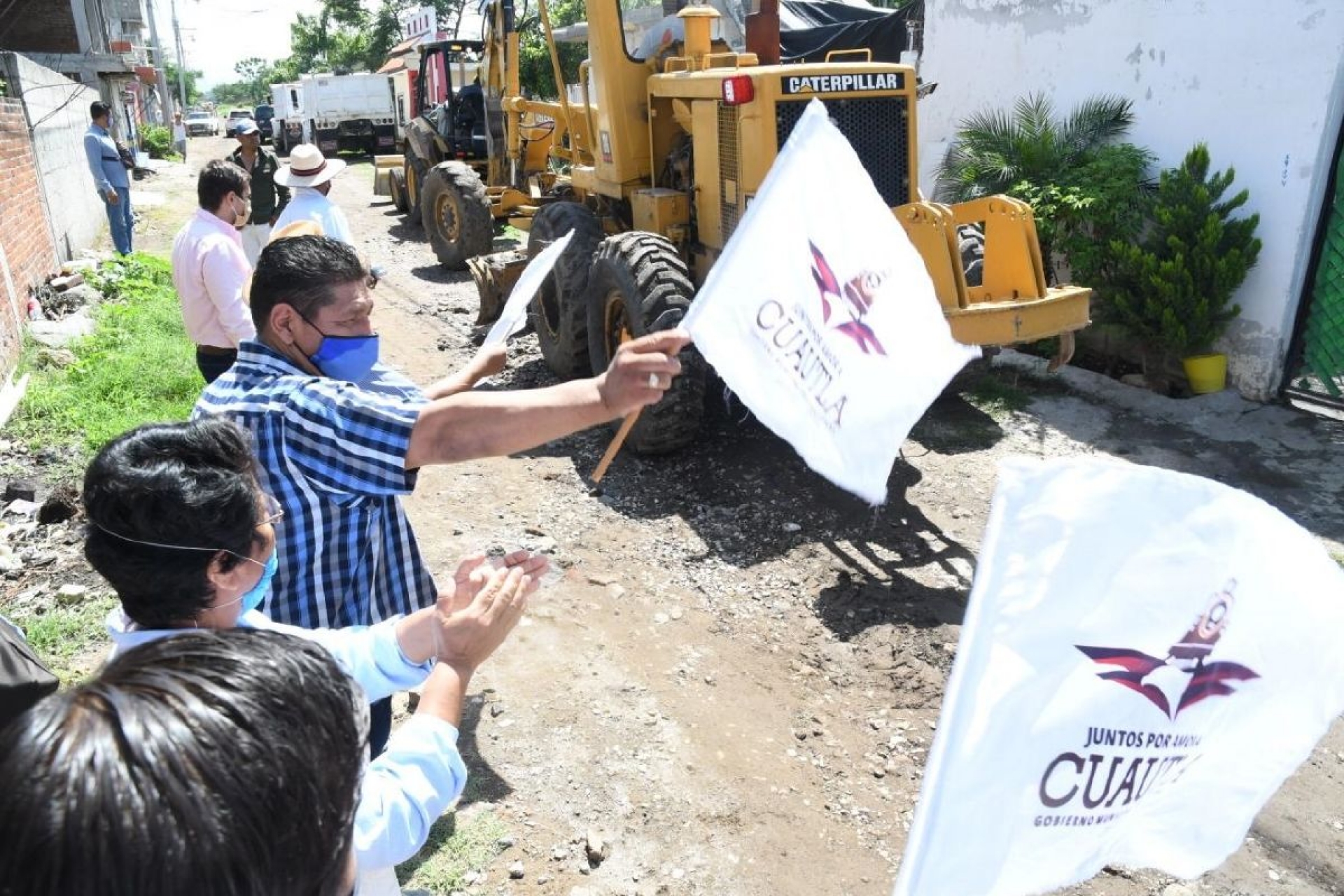 Emprende alcalde de Cuautla gira de inicio de obras