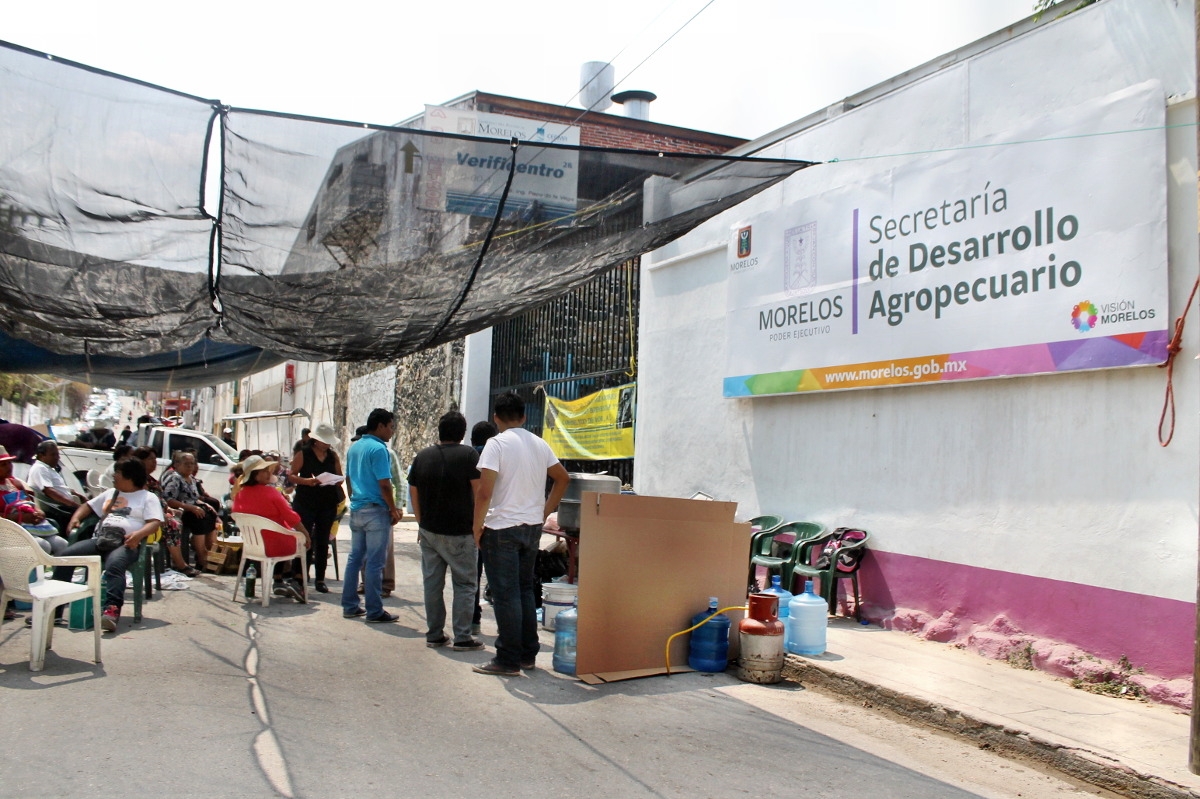 Campesinos retoman plantón en oficinas de Sedagro en reclamo de recursos