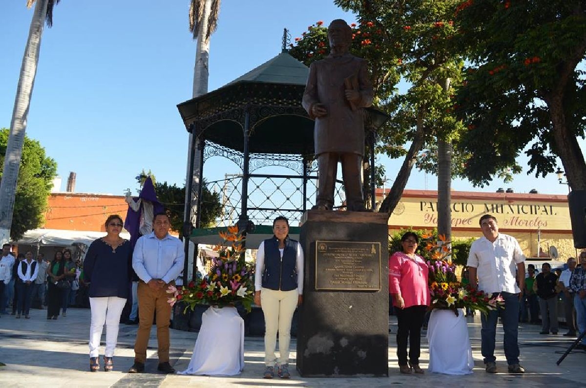 Rinden honores a Ignacio Manuel Altamirano en Yautepec