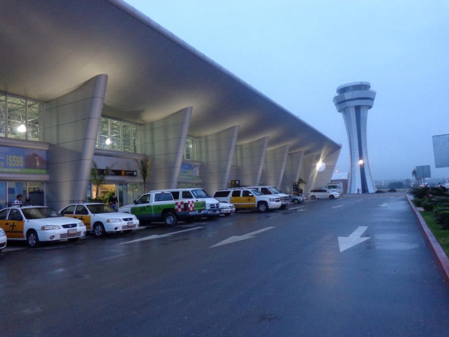 Cancelaron ayer el único vuelo comercial que sale de Morelos