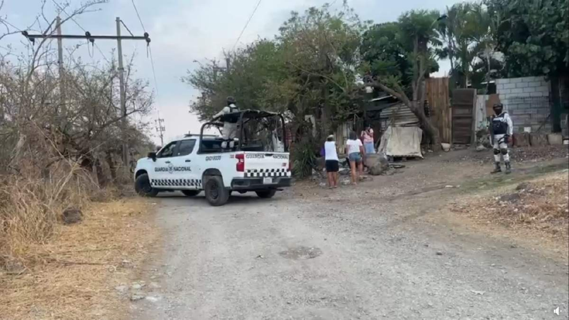 Tiran dos cadáveres embolsados en Zapata