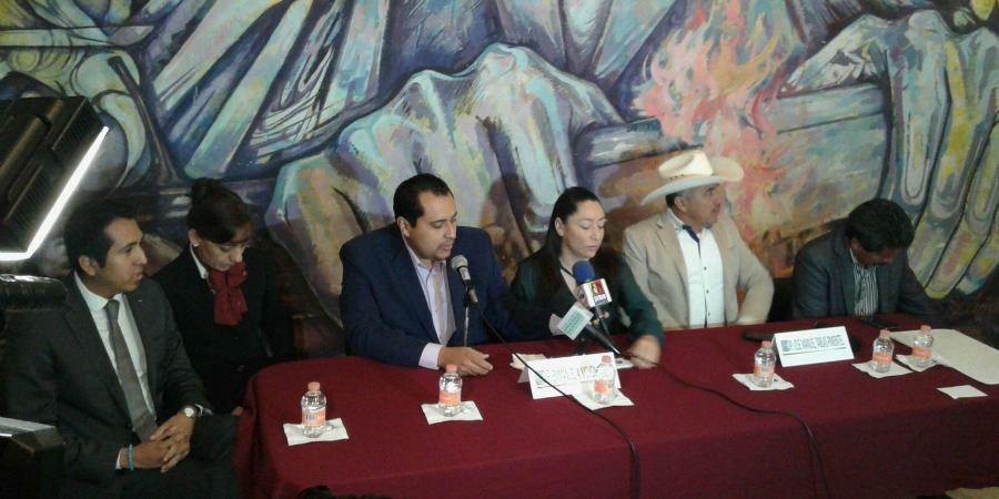 Presentan diputados panistas y la AIESPEM convocatoria "Tus ideas son Ley"