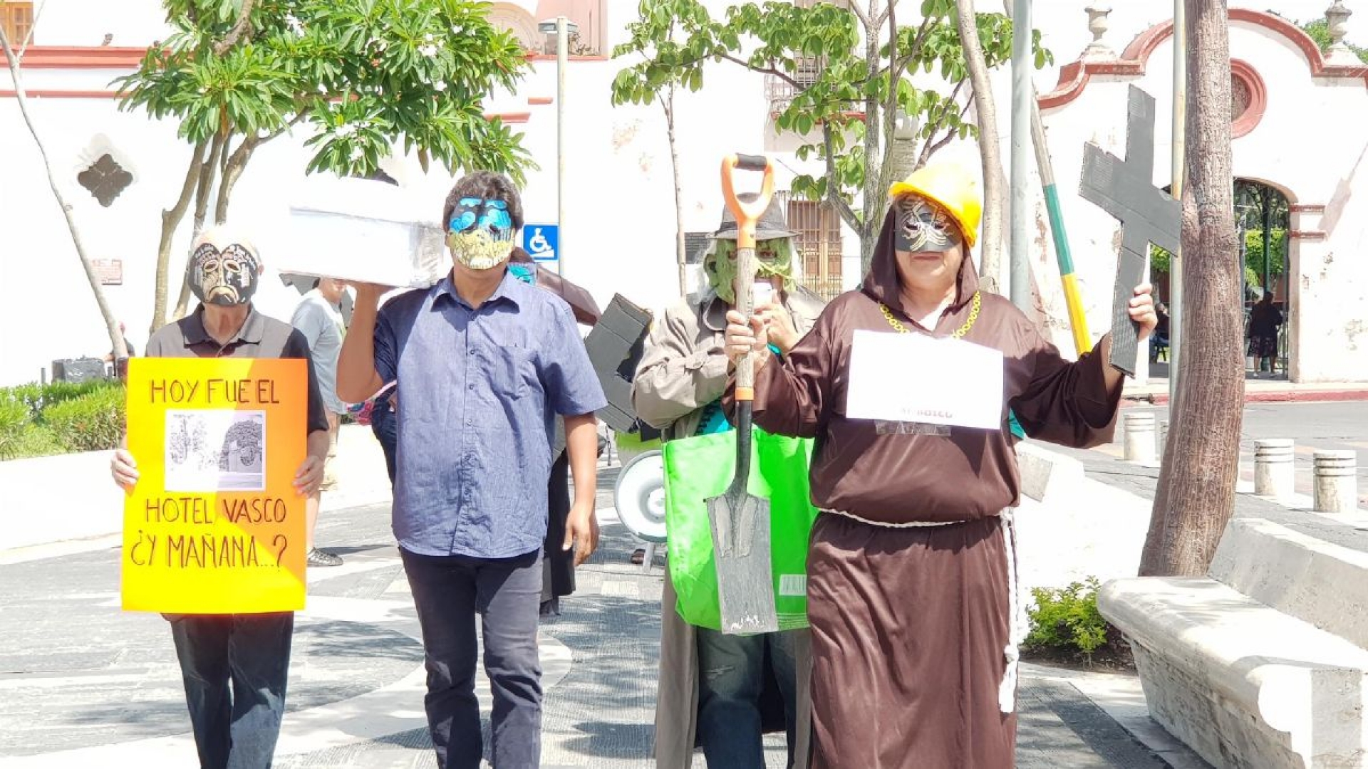 Activistas protestan en Cuautla por tala de árboles