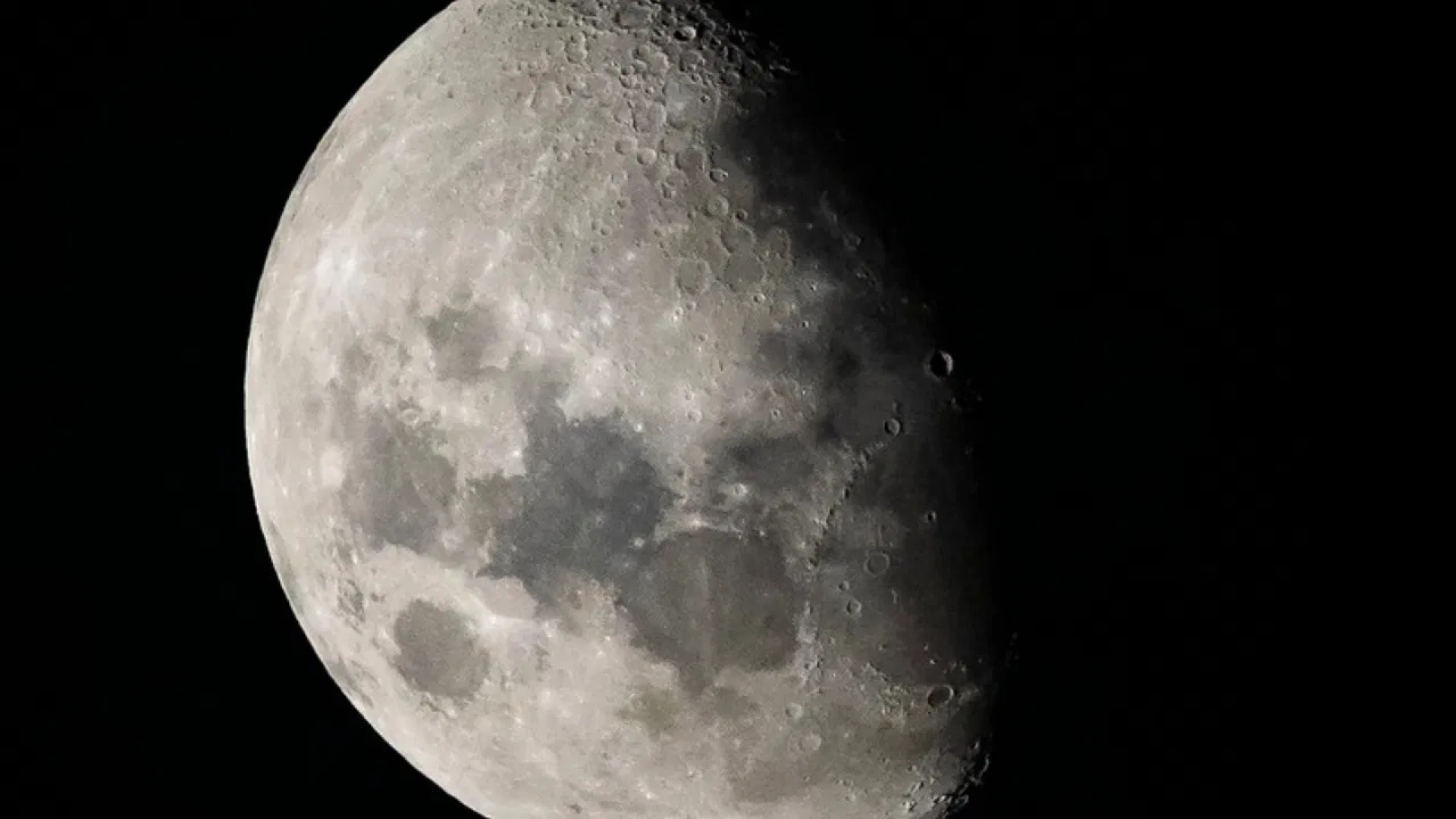 NASA pone en marcha proyecto para construir un radiotelescopio en la Luna