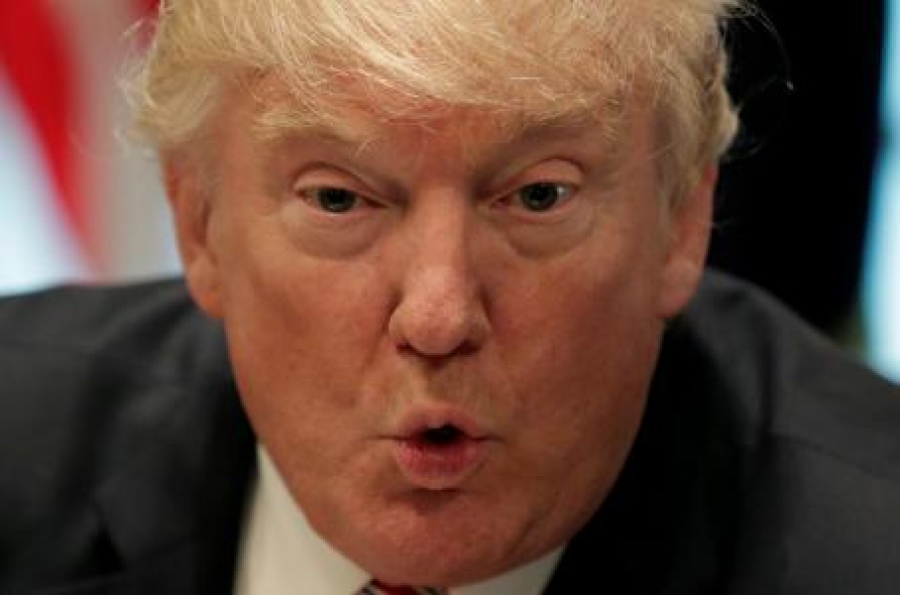 Trump 'golpea' a CNN en video de Twitter
