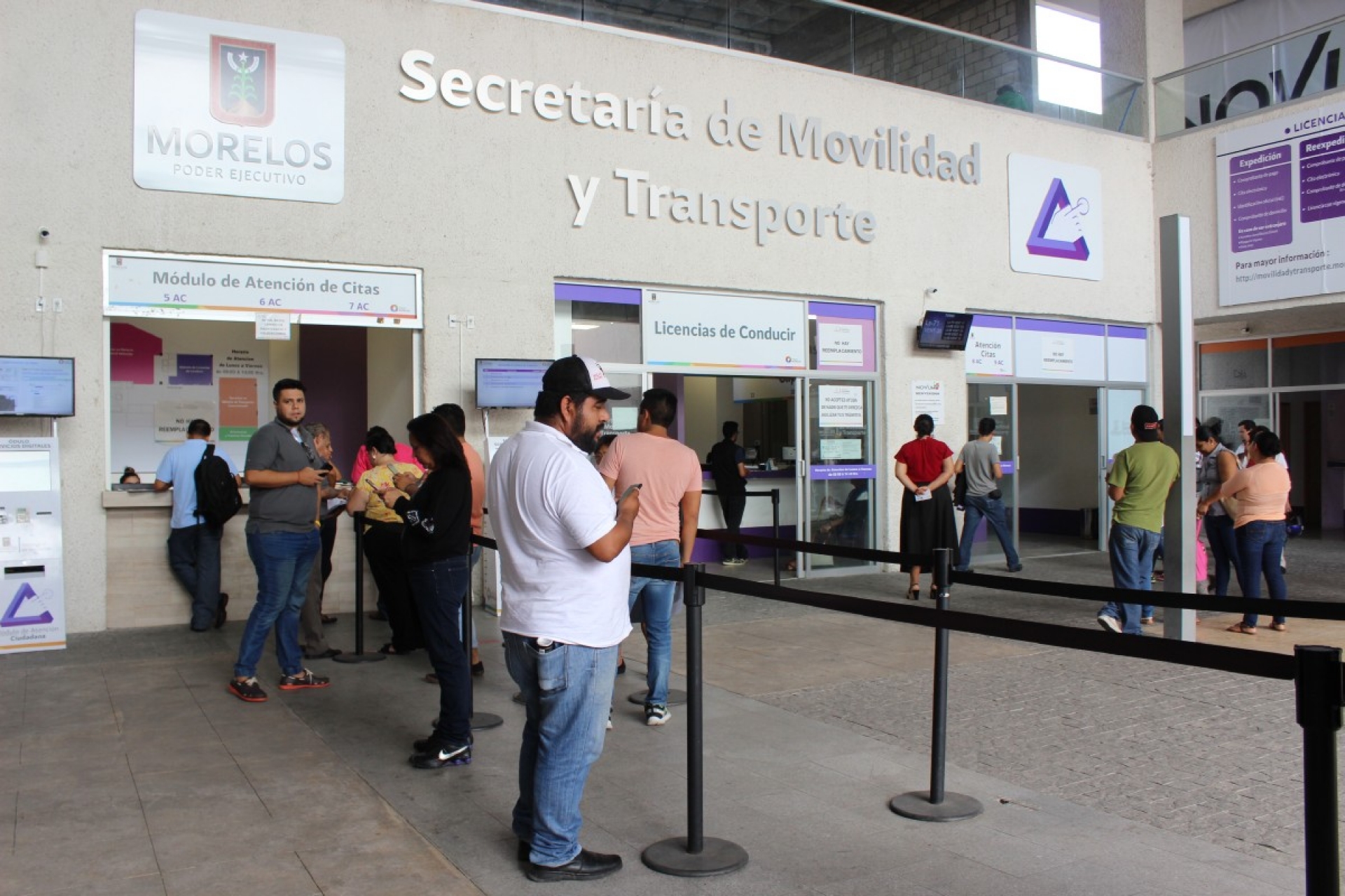 Taxistas se niegan a pagar la verificación