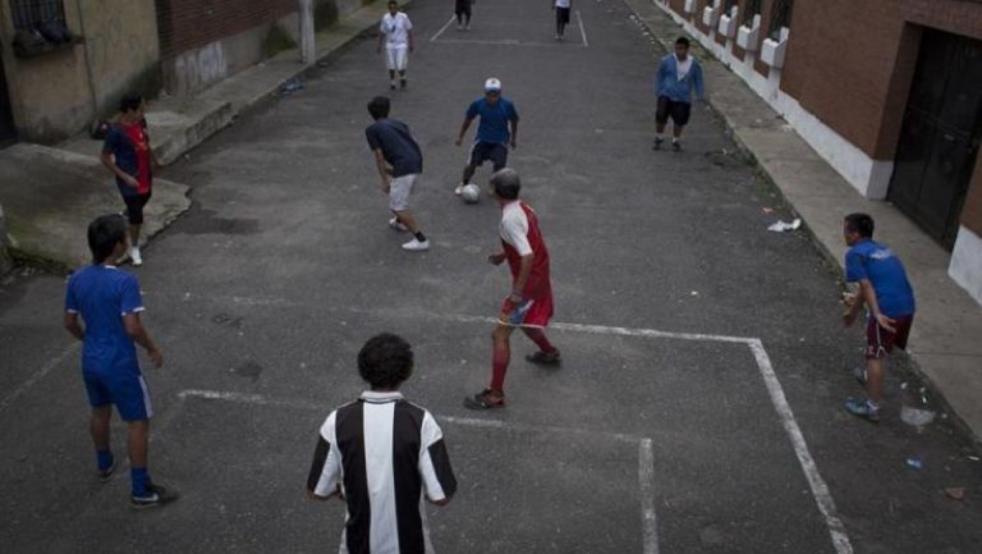 Enfrentan autoridades resistencia de vecinos