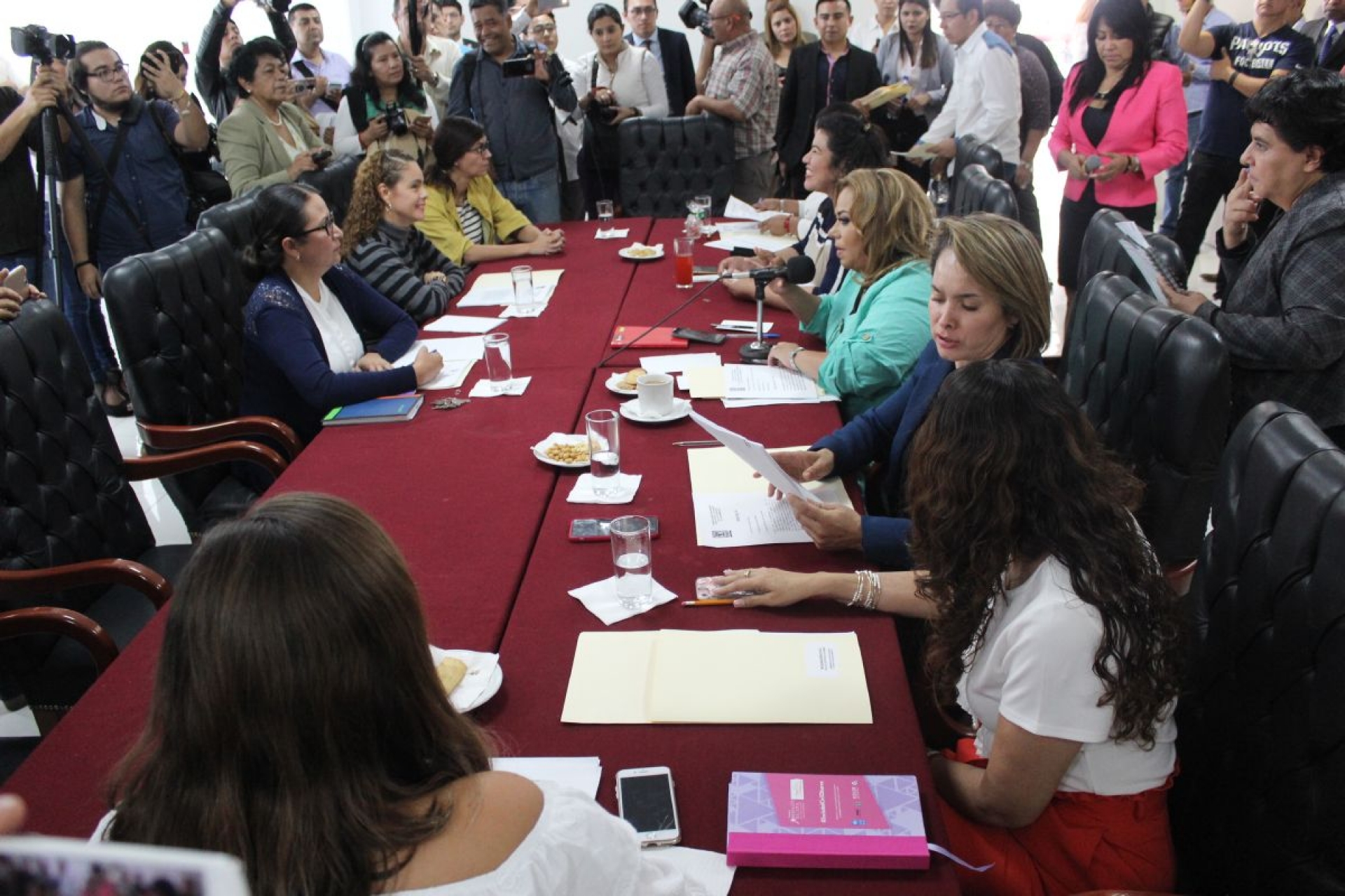 Crece división en el Congreso; Morena, en contra de proceso para destituir a fiscales