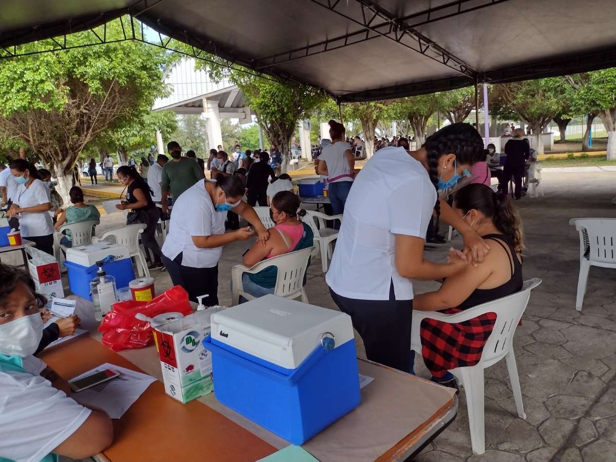 Comienza aplicación de segunda dosis para sectores 18-29 y 30-39 años
