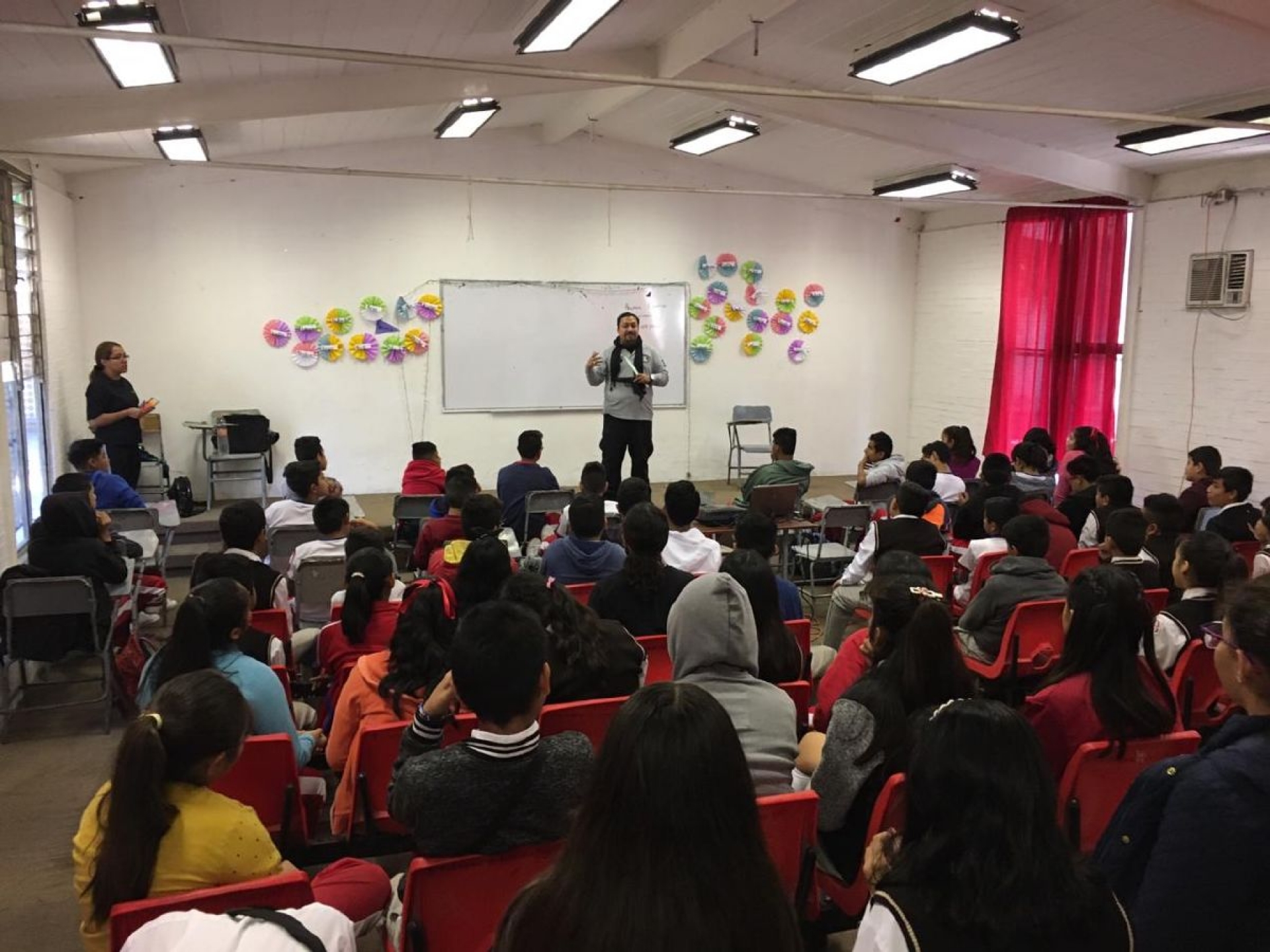 Imparten taller para evitar presencia de armas en escuelas