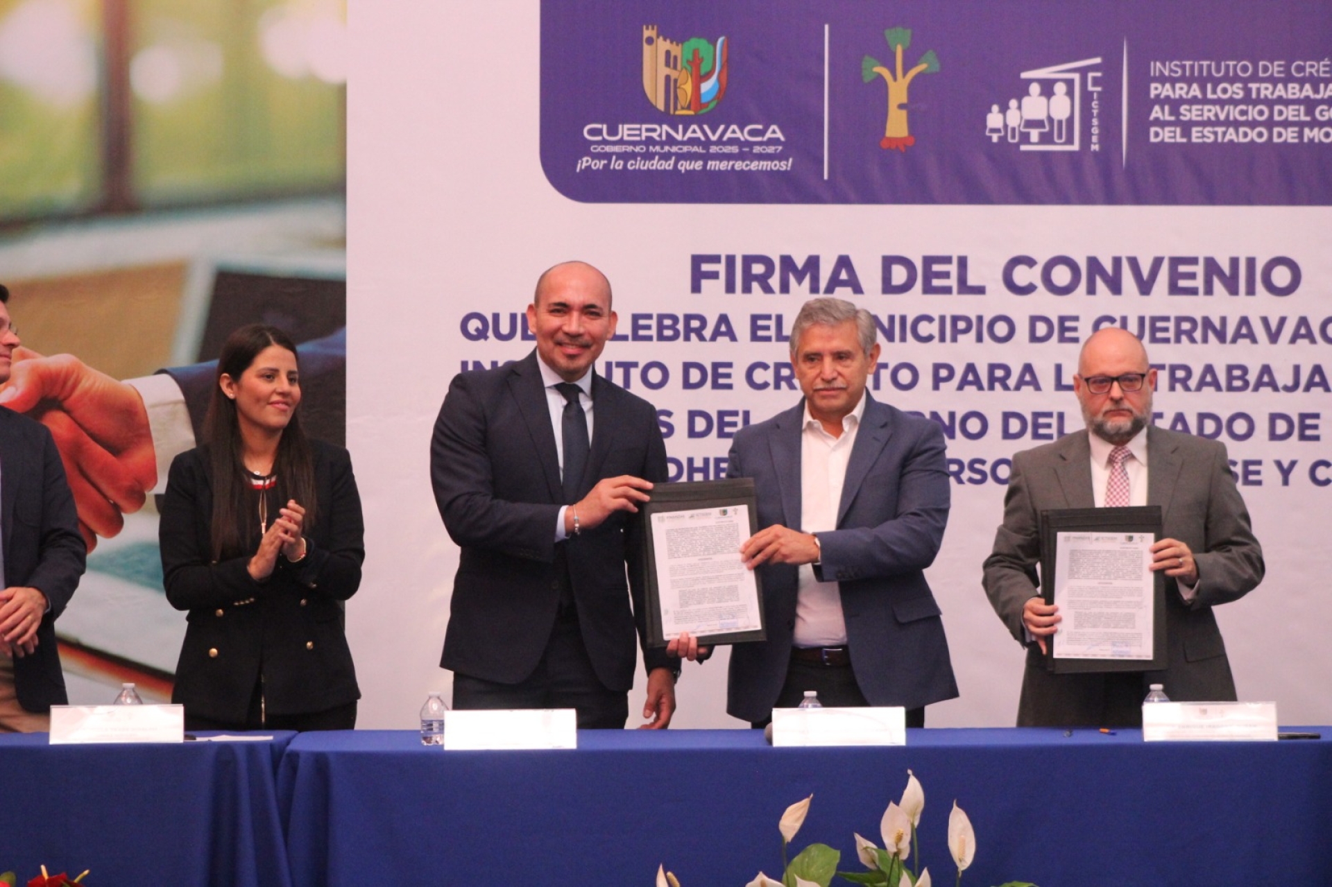 Firman convenio Gobierno de Morelos y Ayuntamiento de Cuernavaca en beneficio de 975 trabajadoras y trabajadores municipales