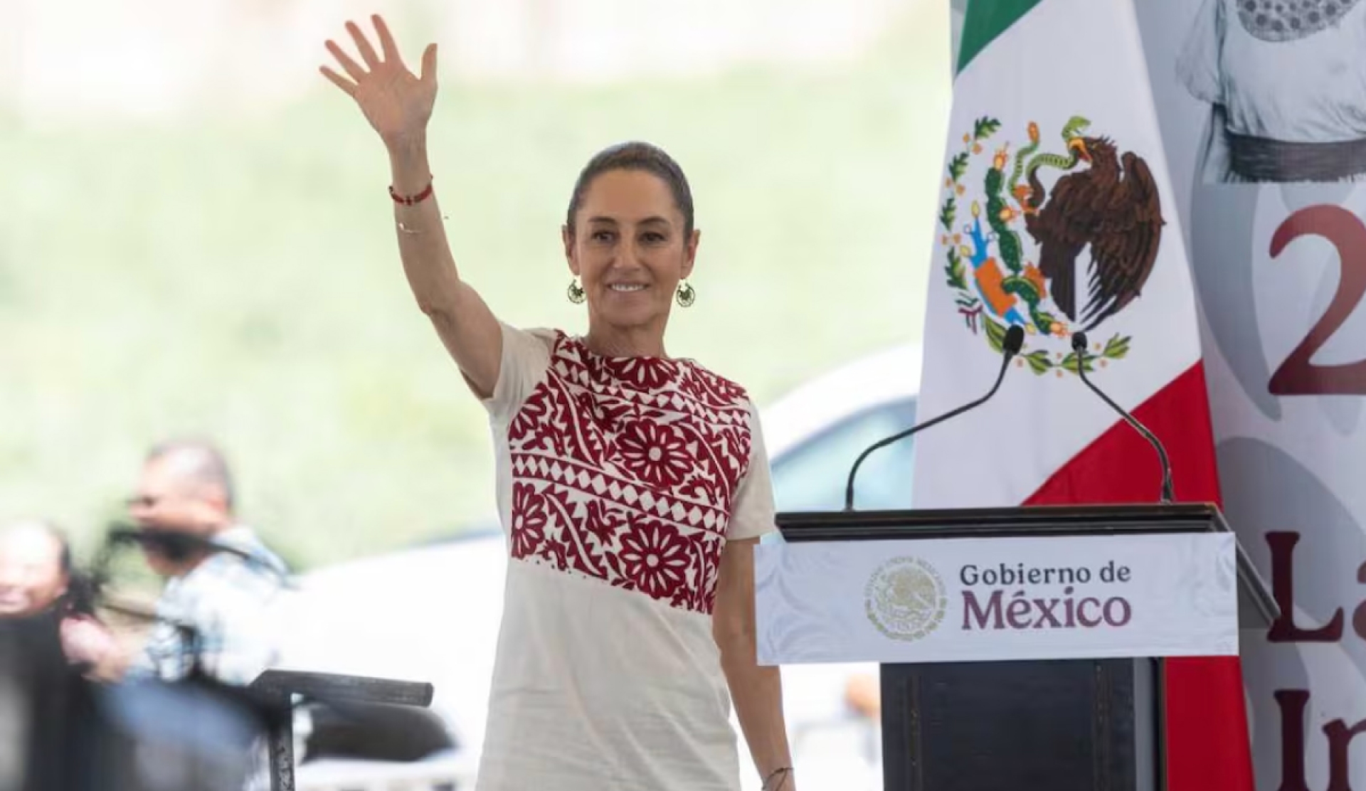 Sheinbaum resalta el papel del pueblo en la democracia: '¿Quién decide en México? El pueblo'