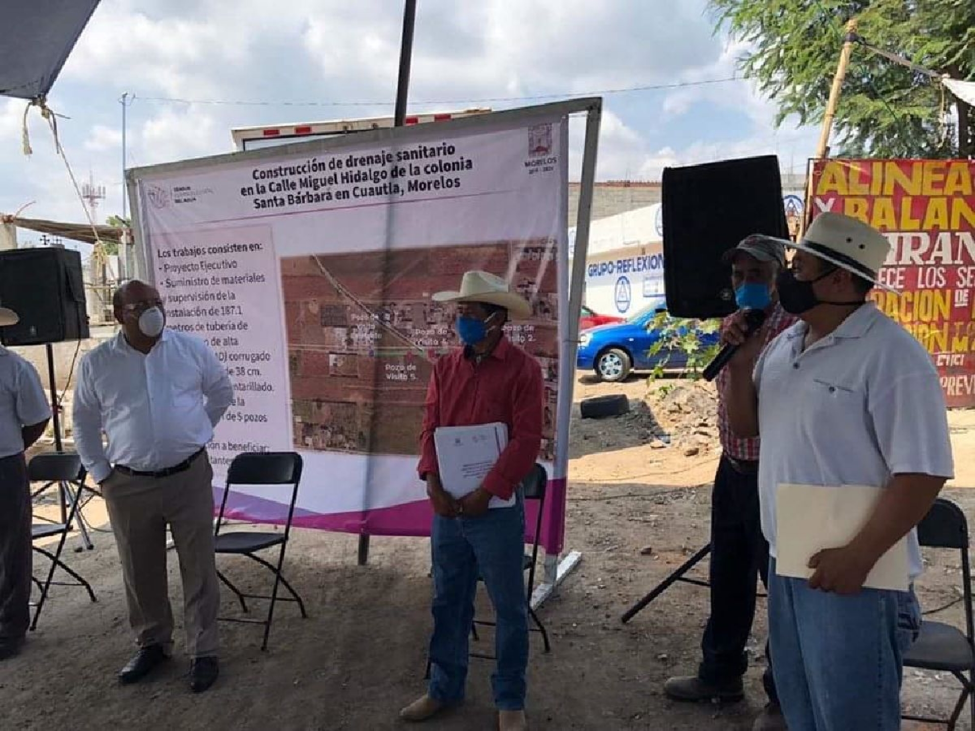 Entregan tubería para red de drenaje en colonia de Cuautla