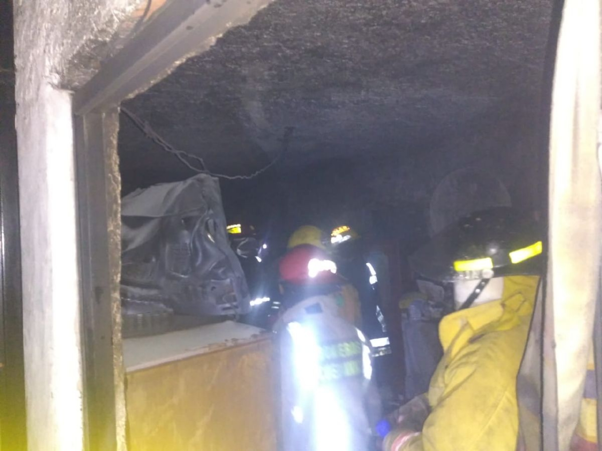 Incendio causa daños en una casa