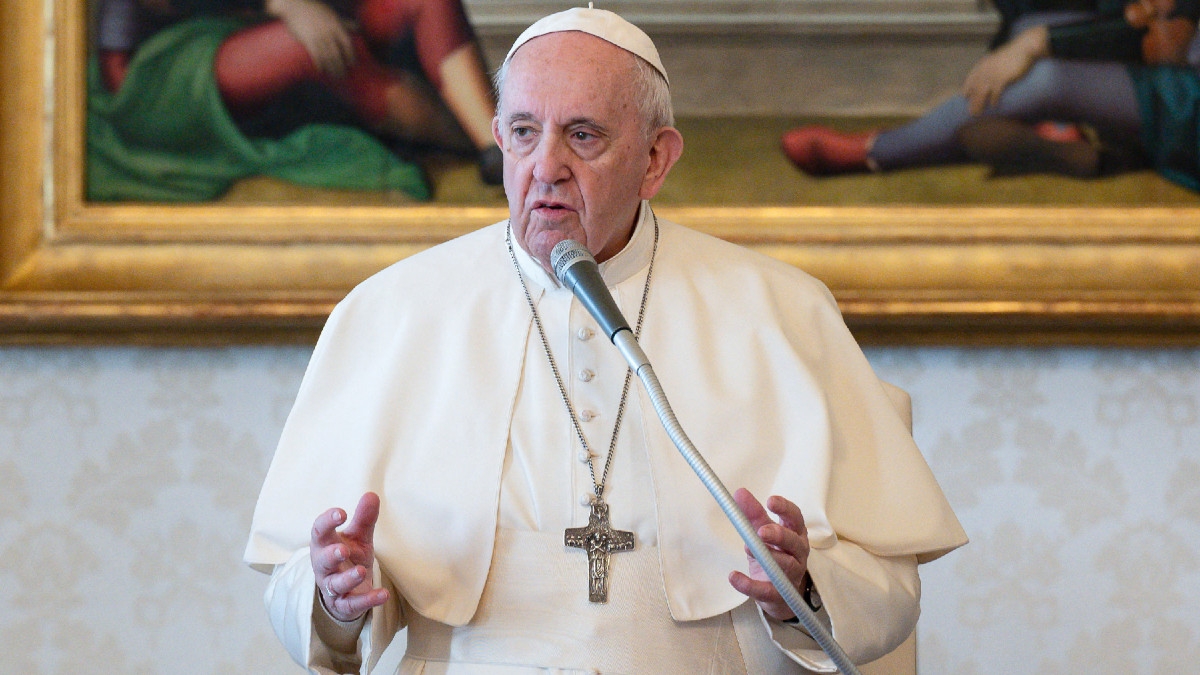 Papa Francisco ordena recorte salarial en el Vaticano