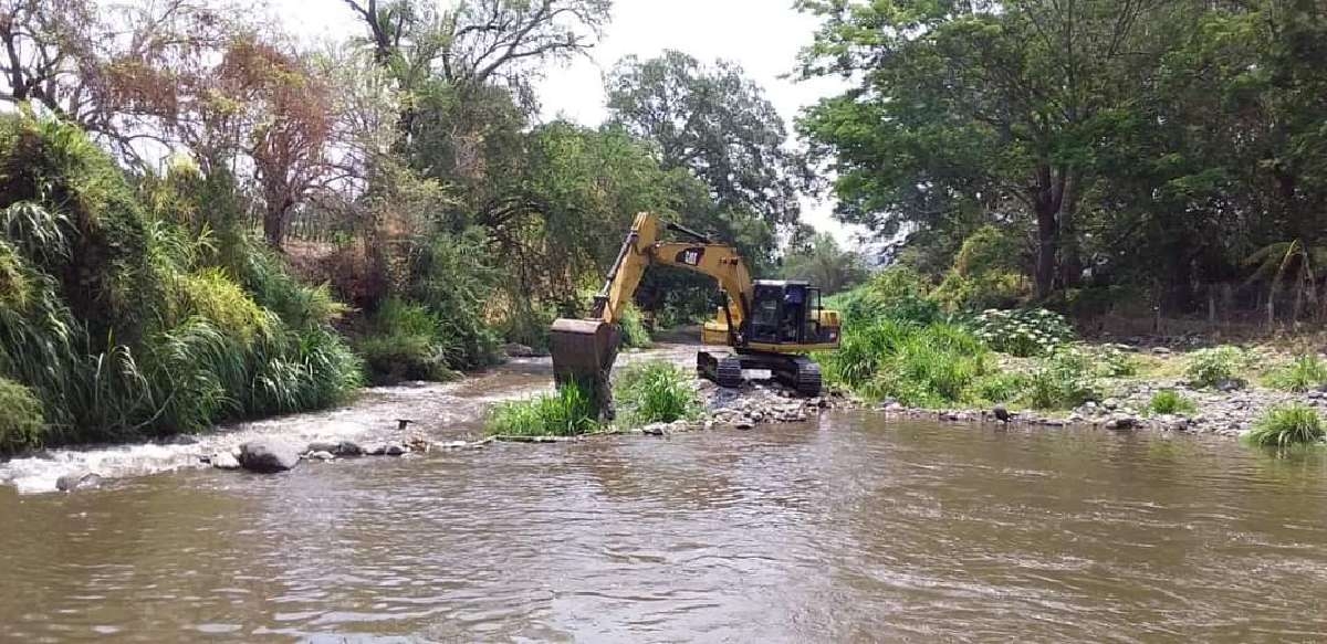 Inician trabajos para prevenir desbordamientos del río Chalma